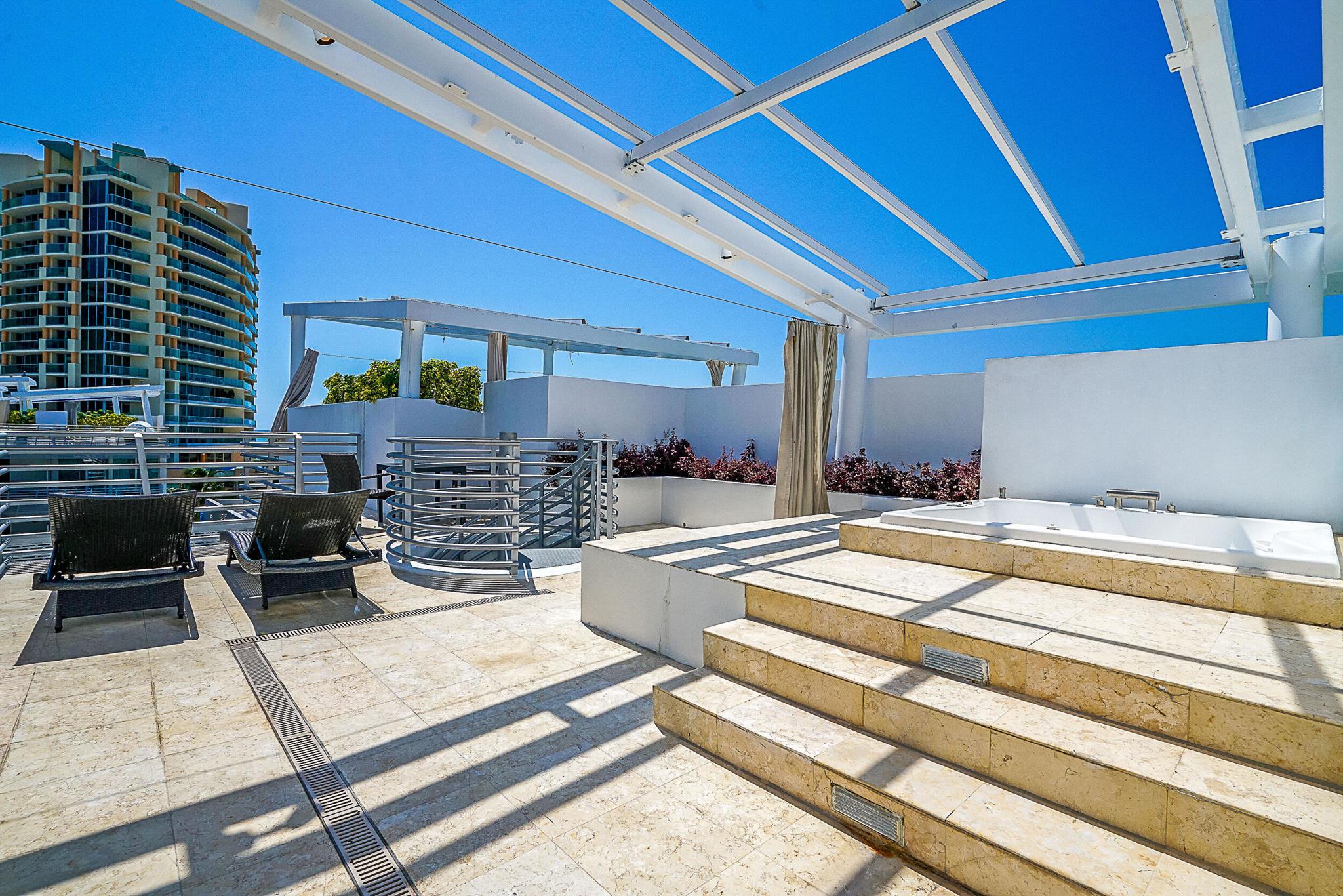 1437 Collins Avenue Ph26