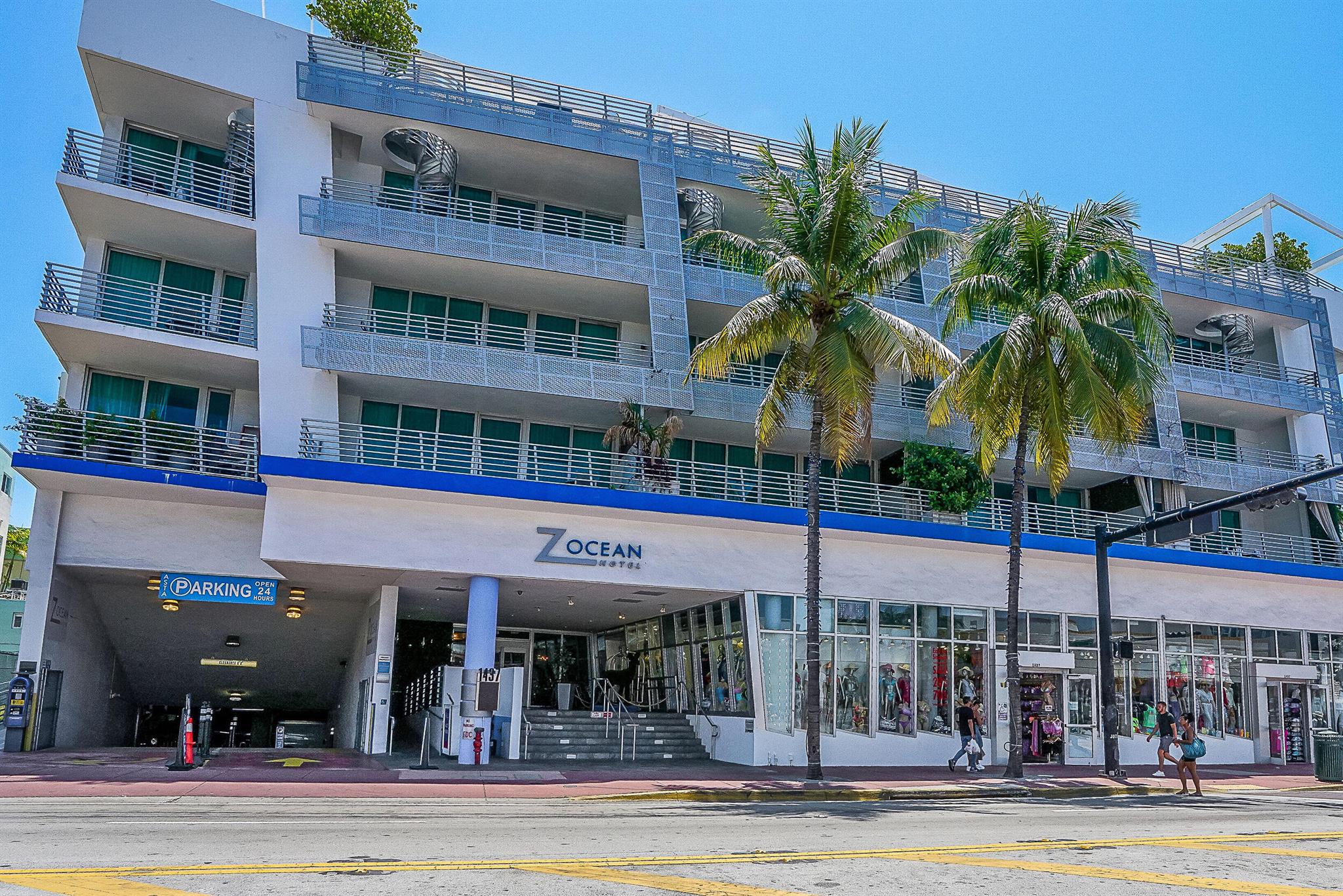 1437 Collins Avenue Ph26