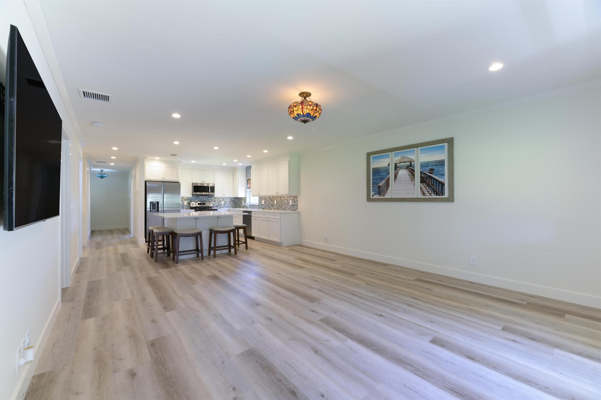 717 S Us Highway 1 411