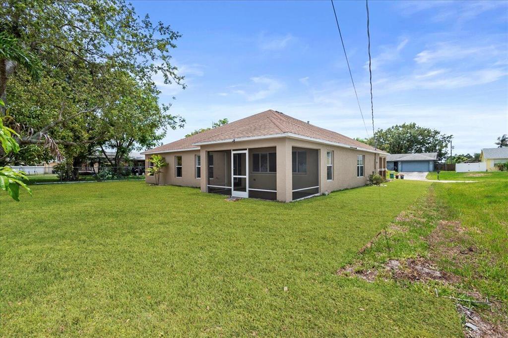 837 SW Commonwealth Road