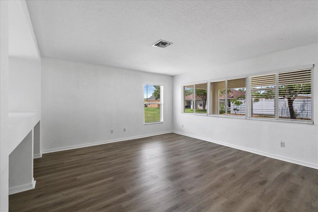837 SW Commonwealth Road