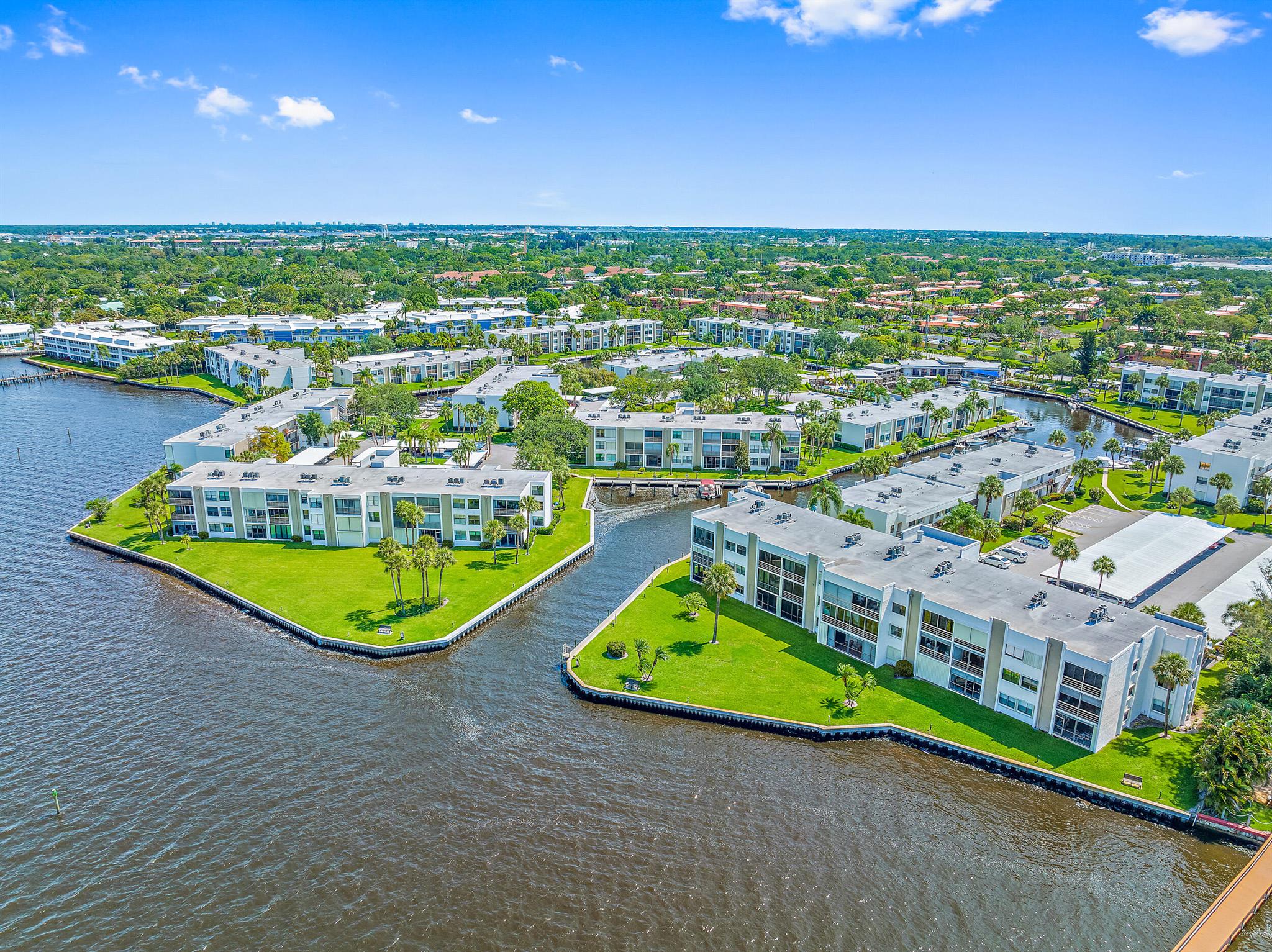 1950 SW Palm City Road 1-106