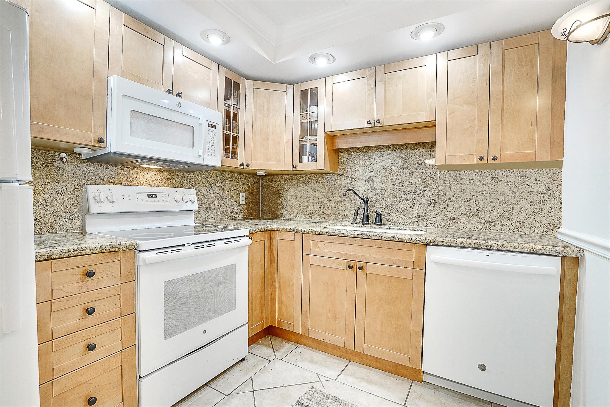 336 Golfview Road 711