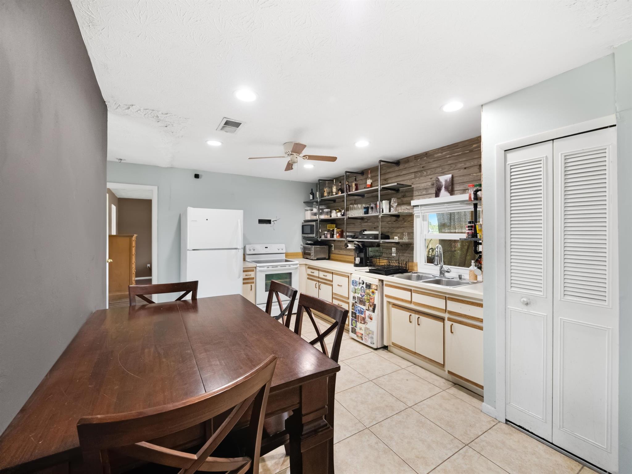 1802 SW Day Street