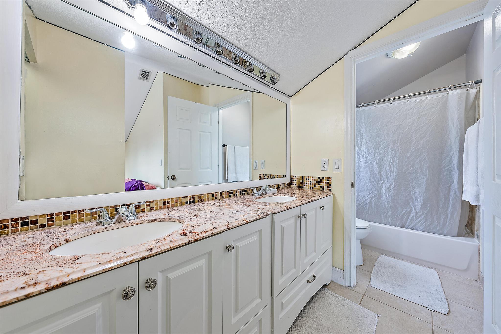 5872 Rambler Rose Way