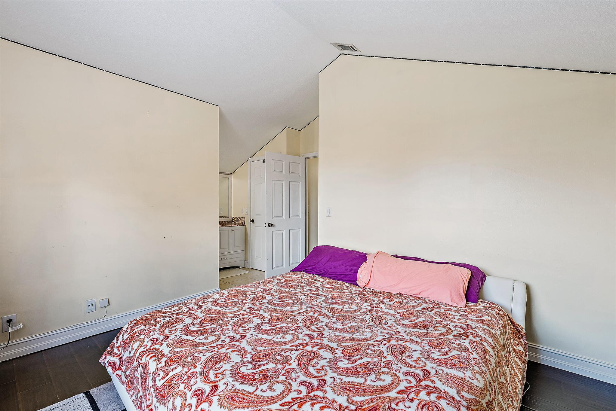 5872 Rambler Rose Way