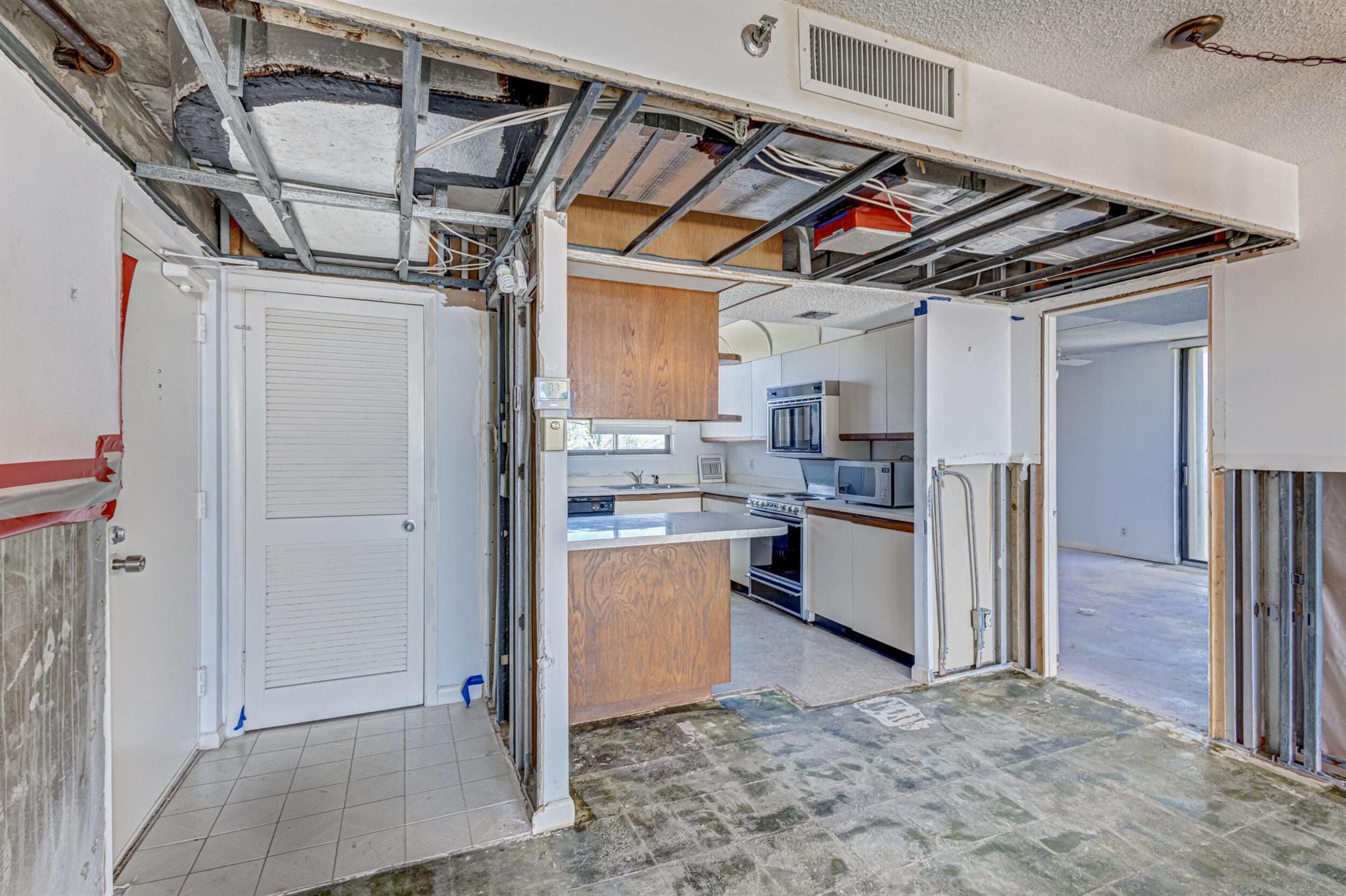 300 Ocean Trail Way 310