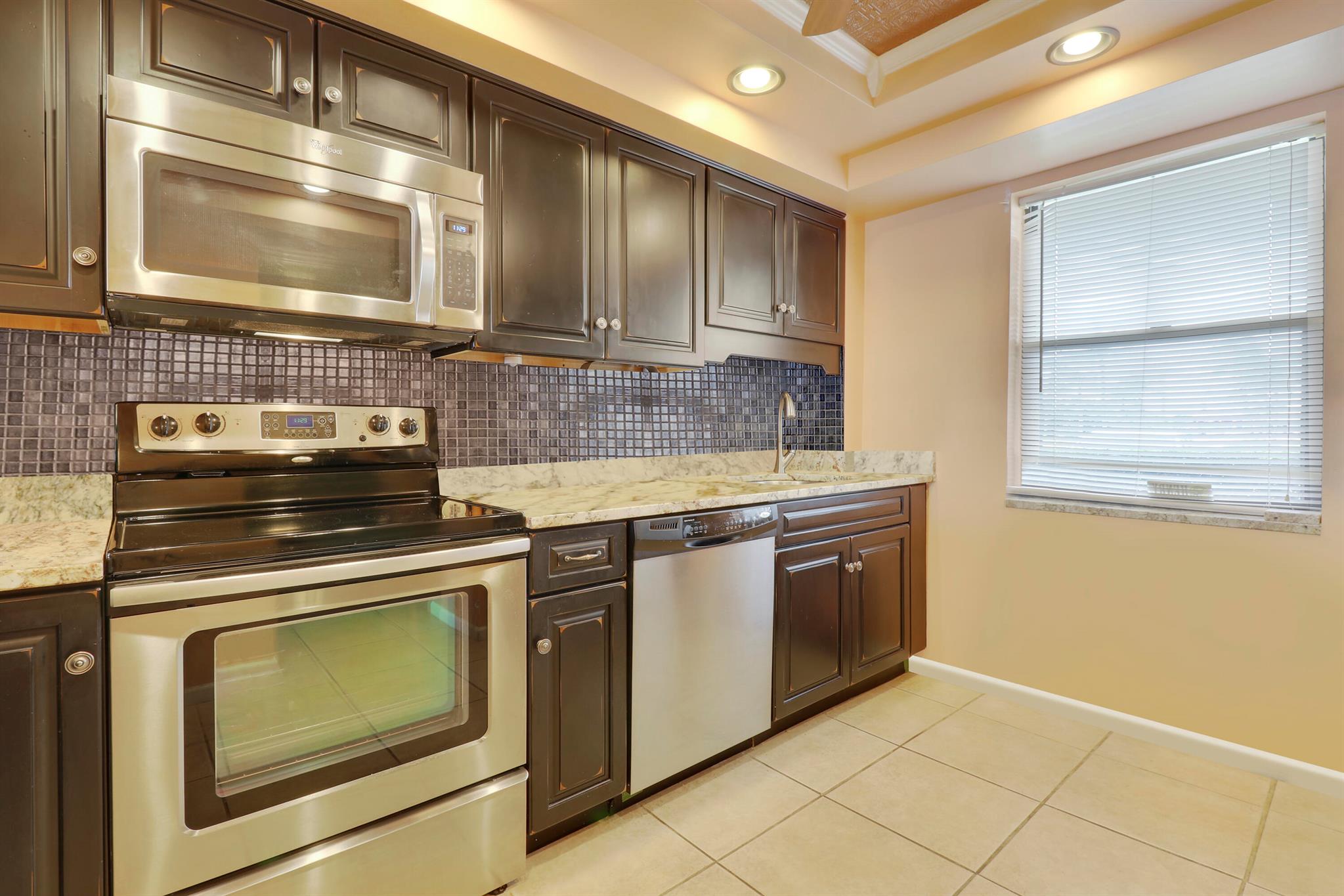 313 Lake Circle 111