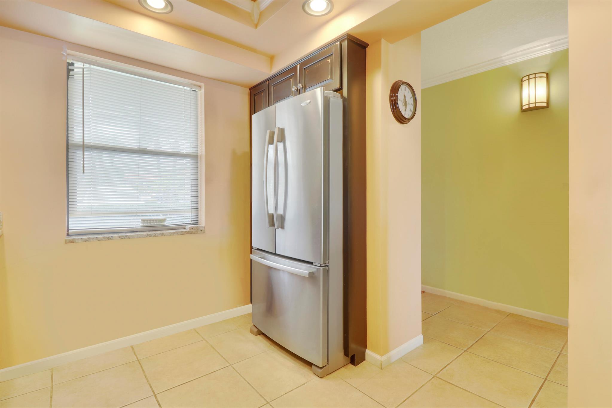 313 Lake Circle 111