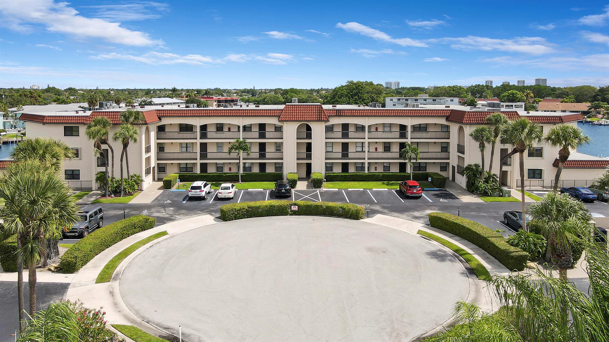 313 Lake Circle 111
