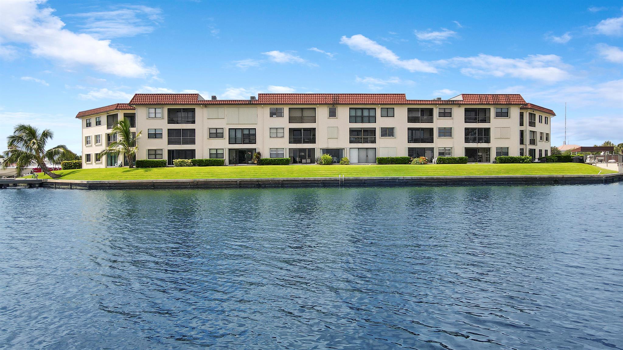 313 Lake Circle 111