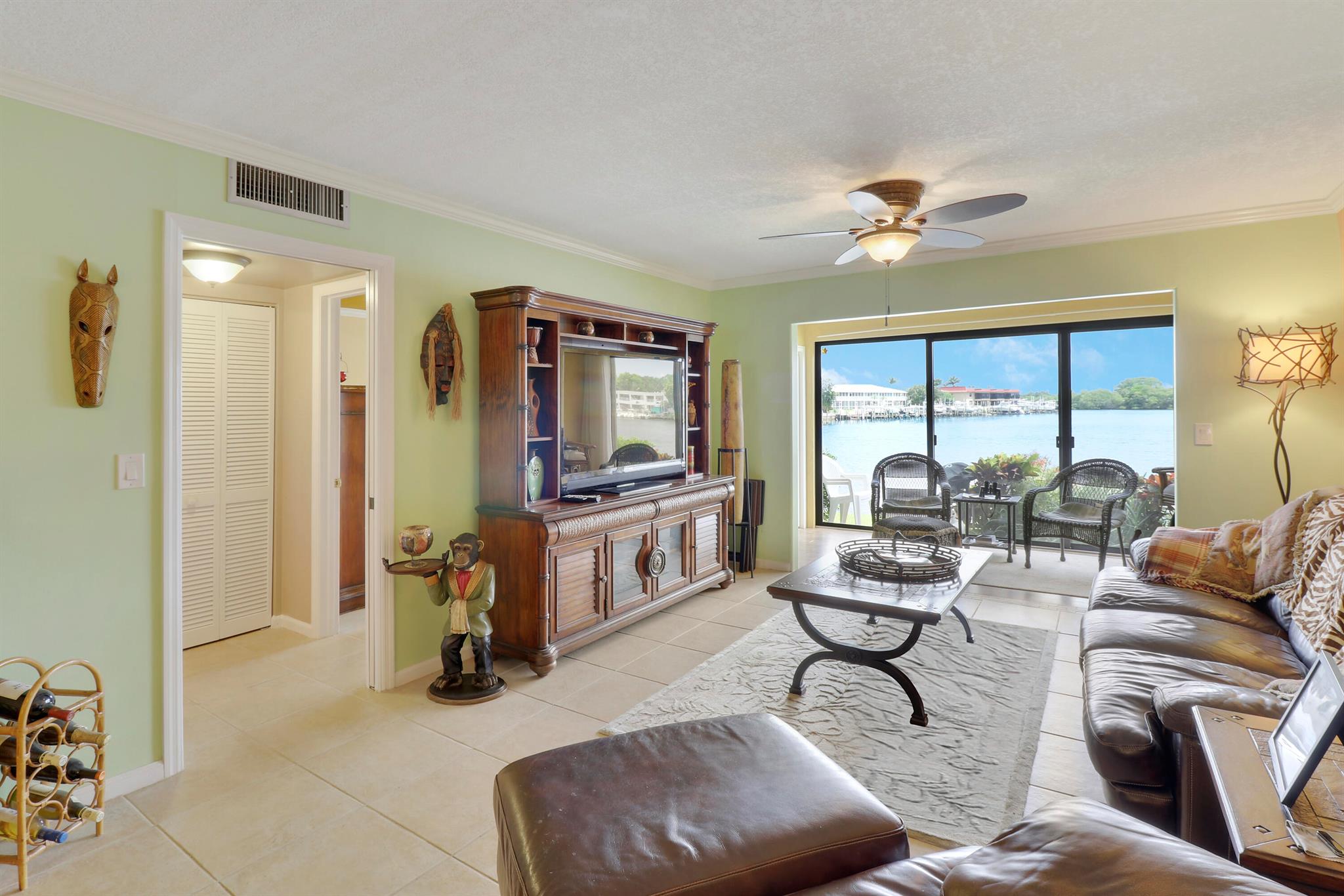 313 Lake Circle 111