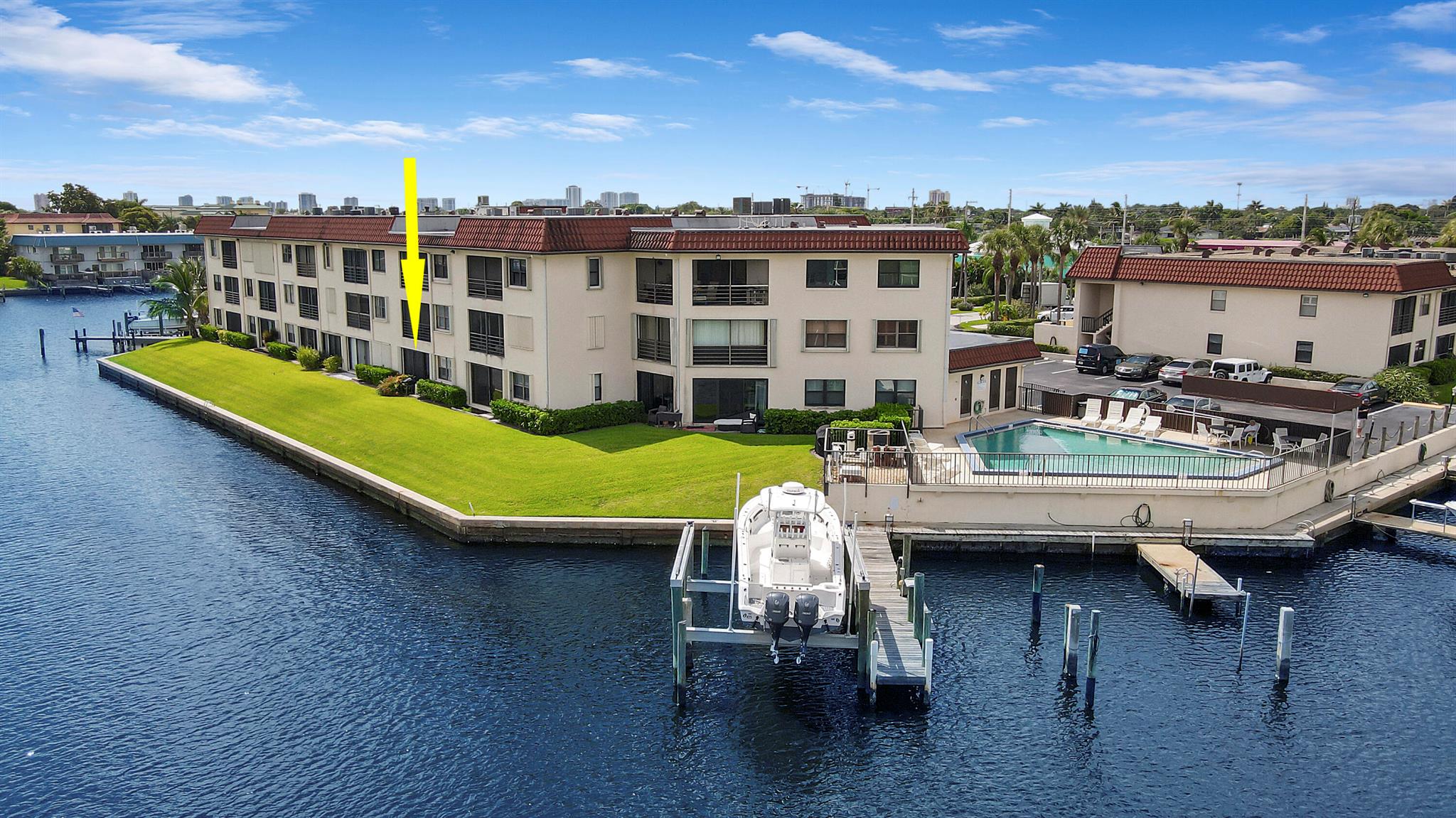 313 Lake Circle 111