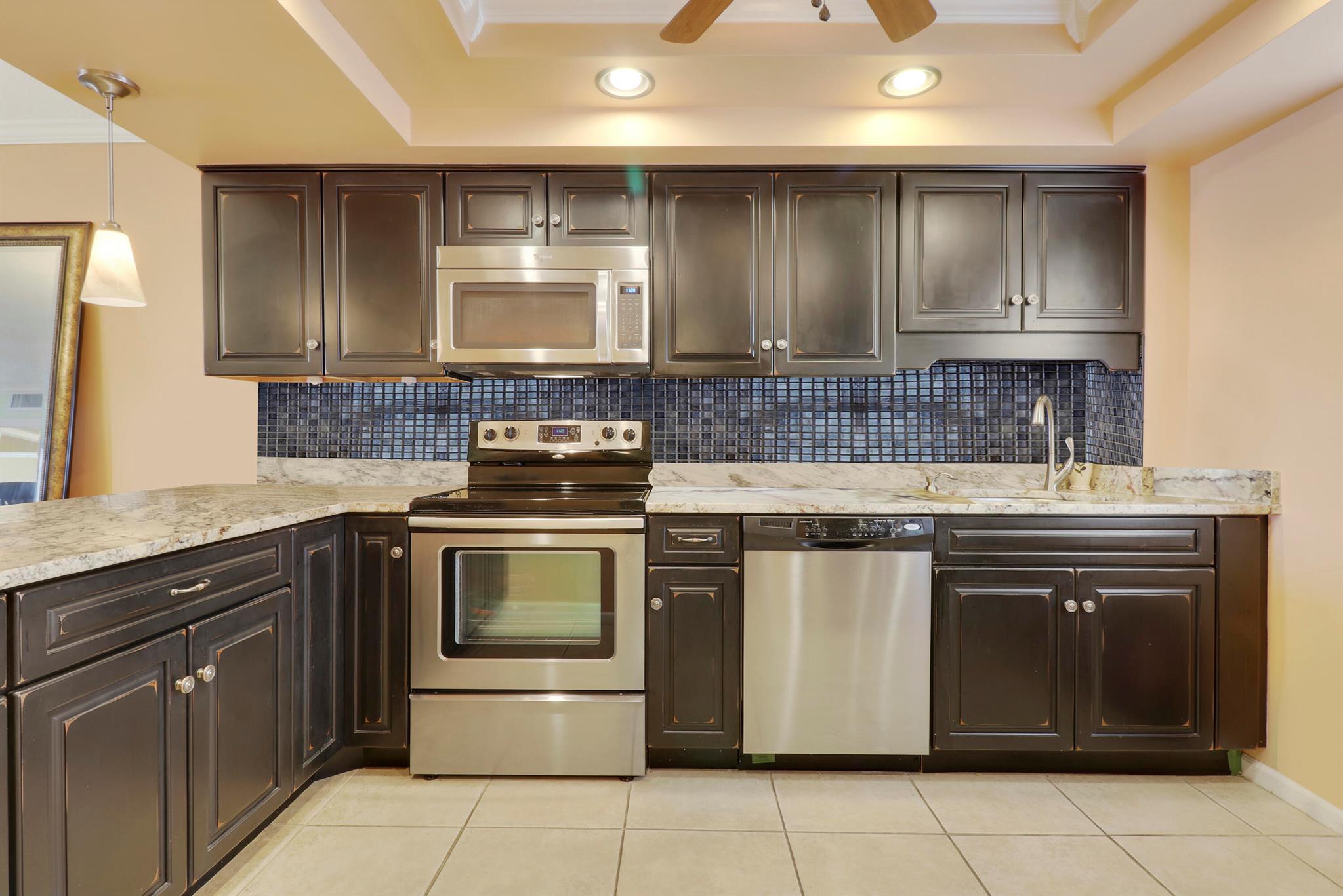 313 Lake Circle 111