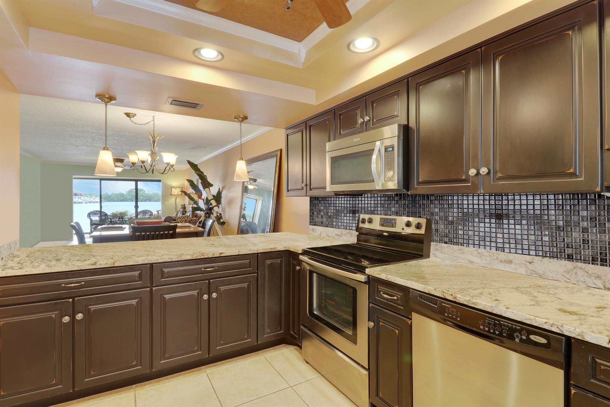 313 Lake Circle 111