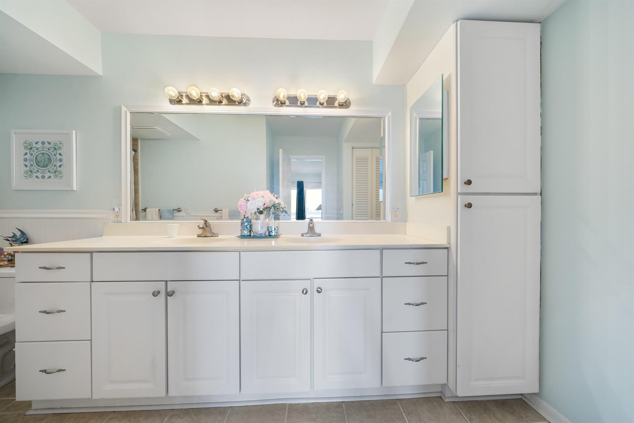 501 Lake Shore Drive 503