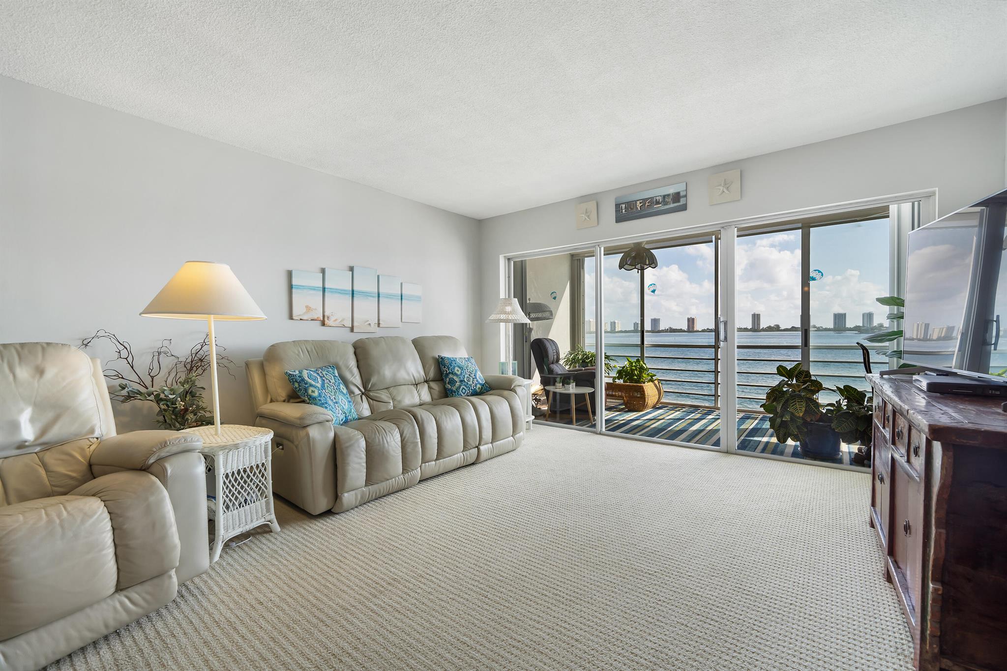 501 Lake Shore Drive 503