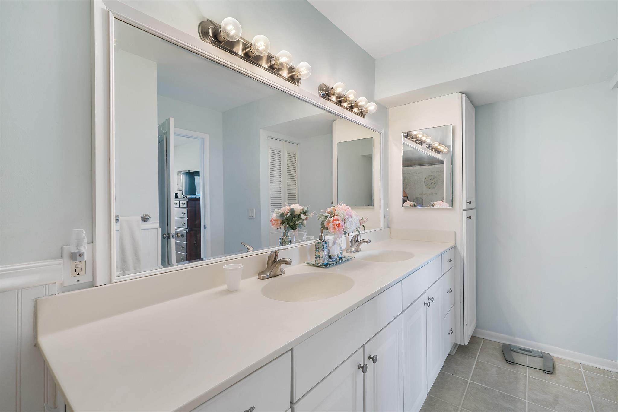 501 Lake Shore Drive 503