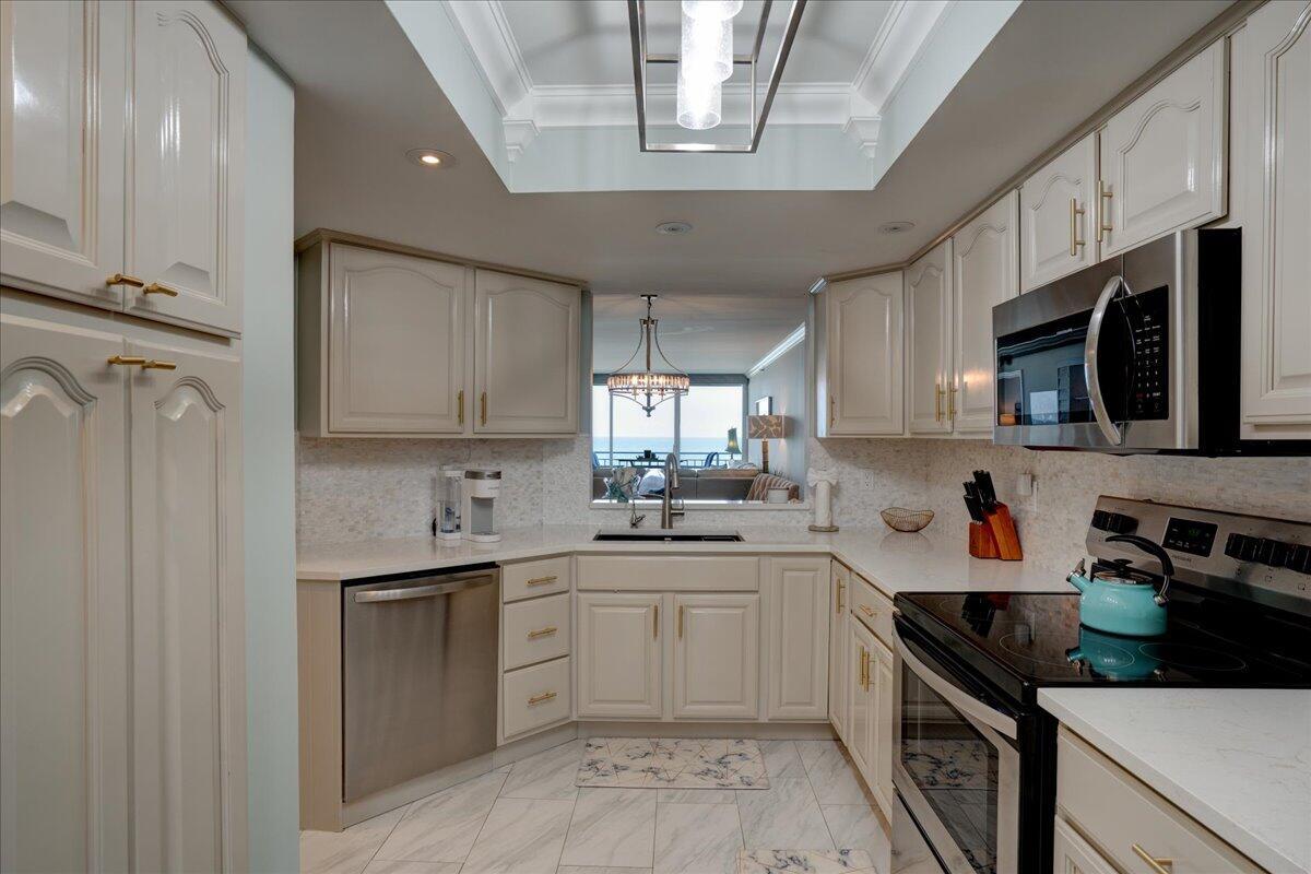 9600 S Ocean Drive 306