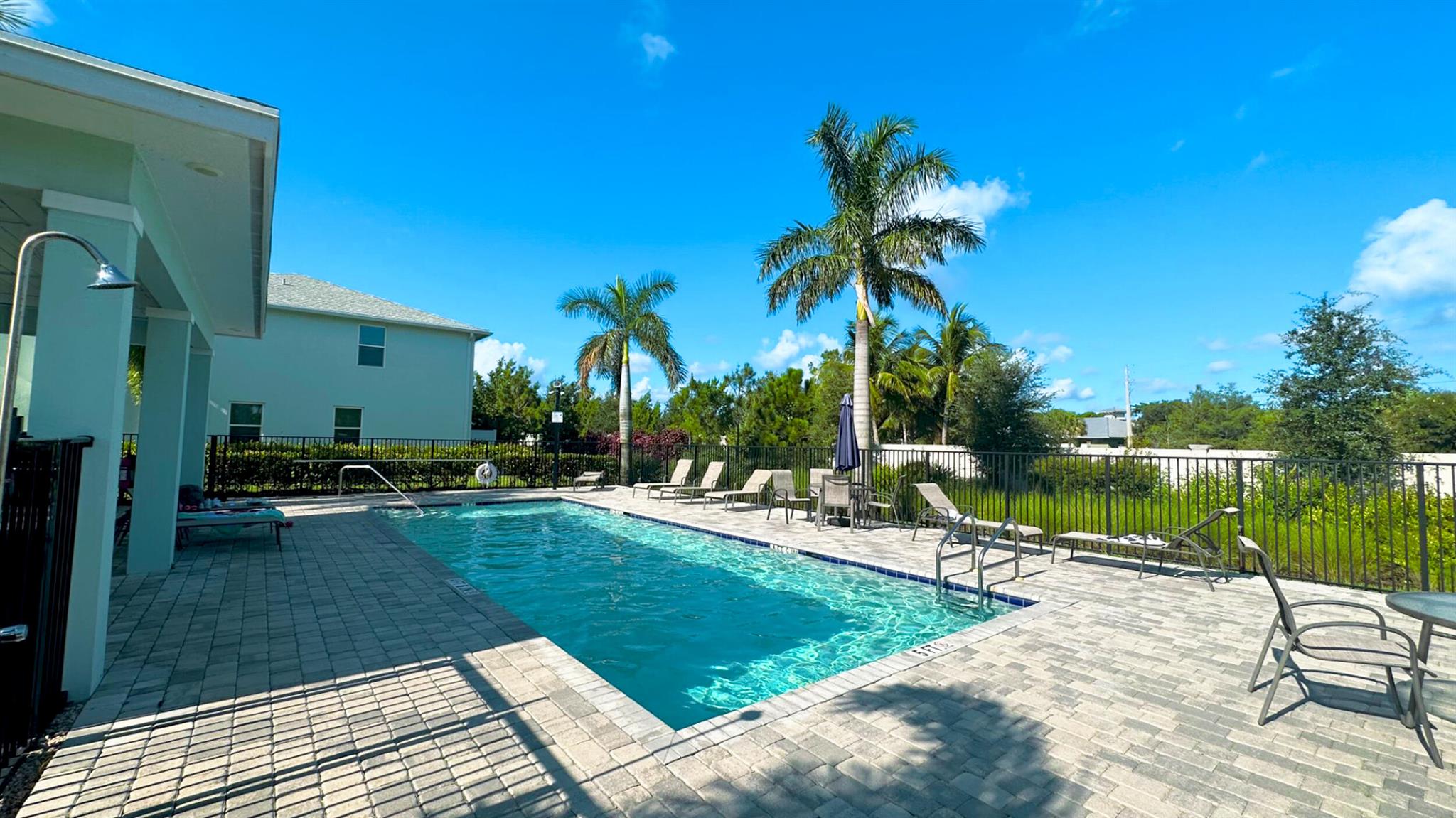 392 SE Sea Hunt Way