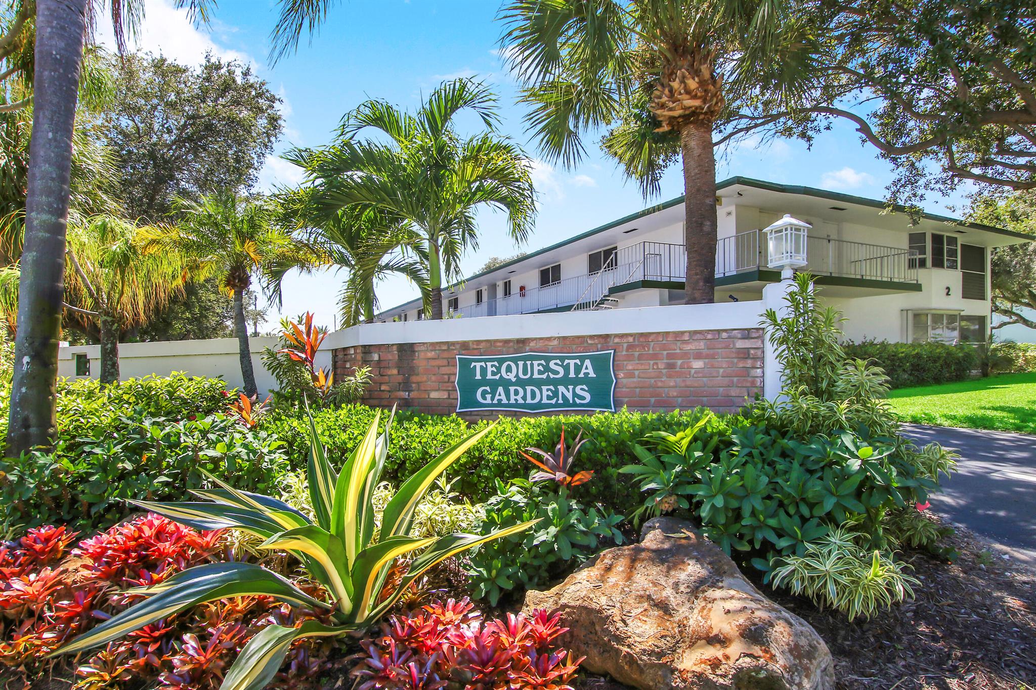 1 Westwood Avenue 201f