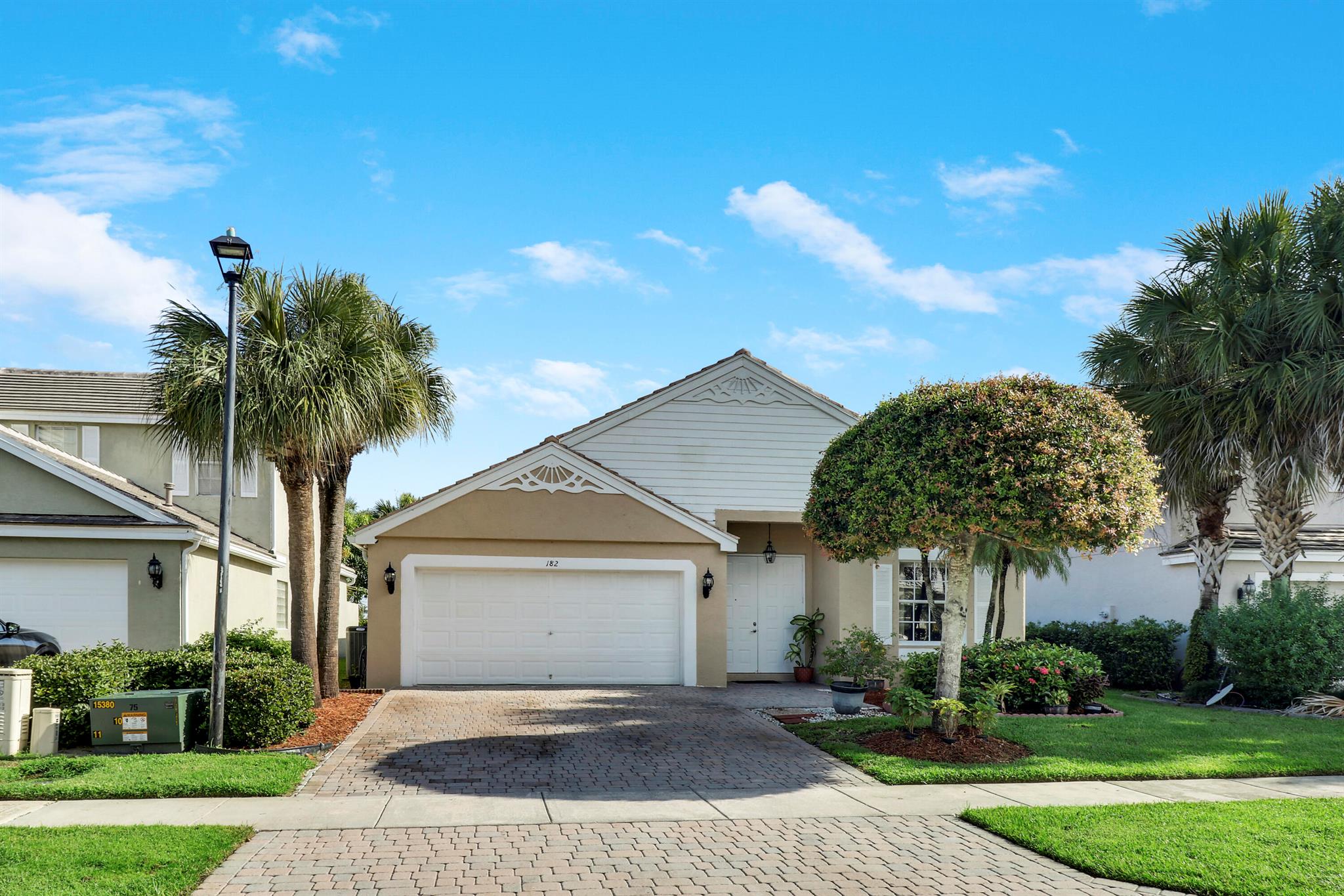 182 Kensington Way