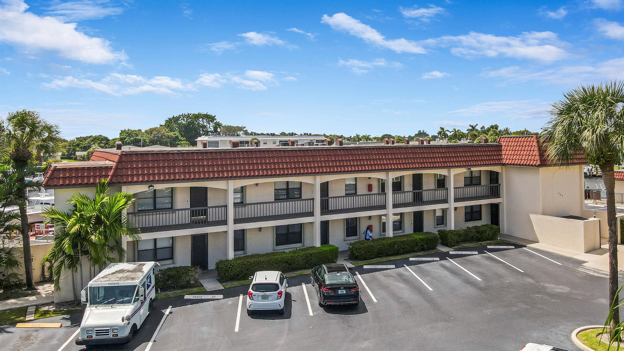 309 Lake Circle 203