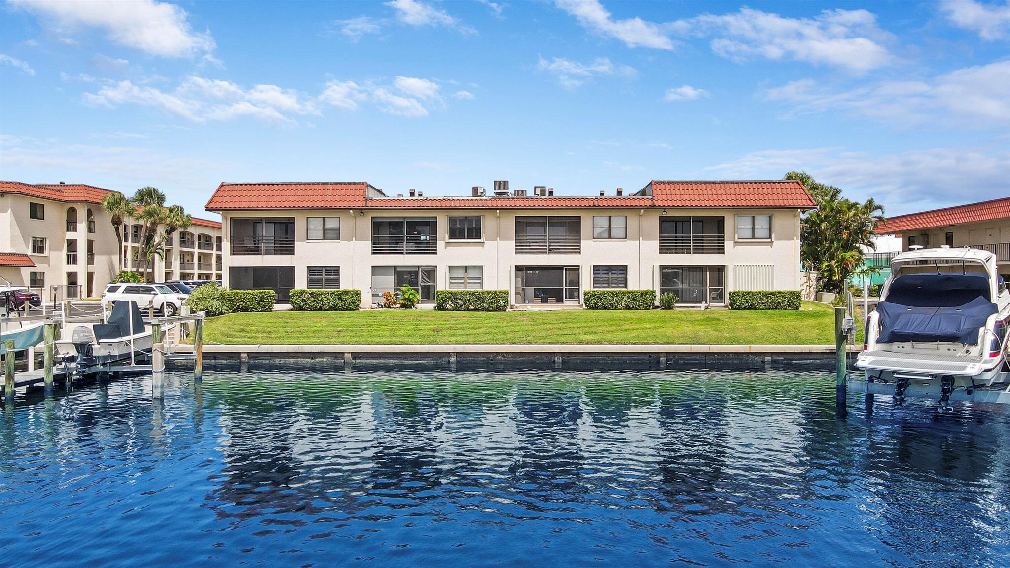 309 Lake Circle 203