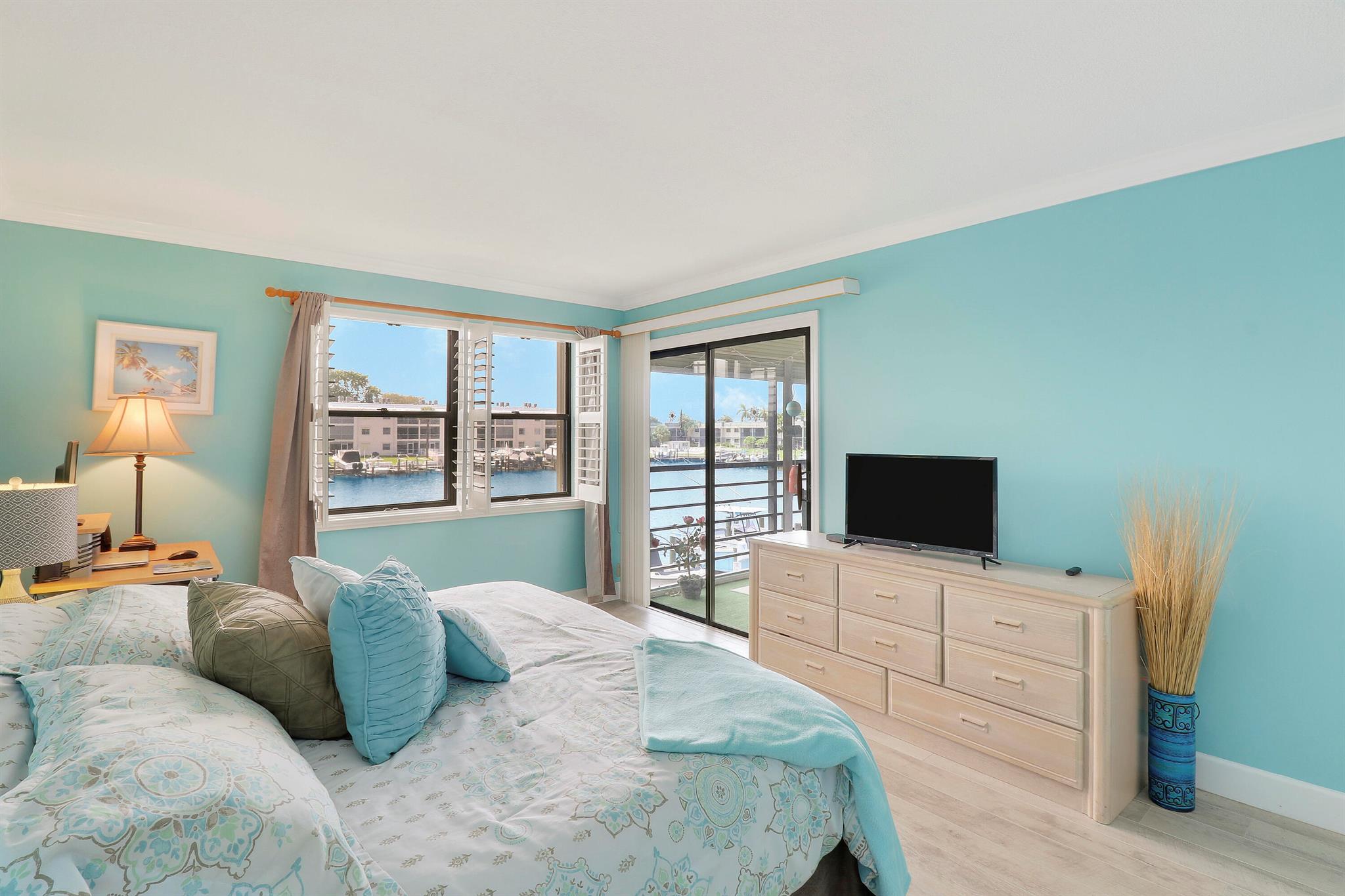 309 Lake Circle 203