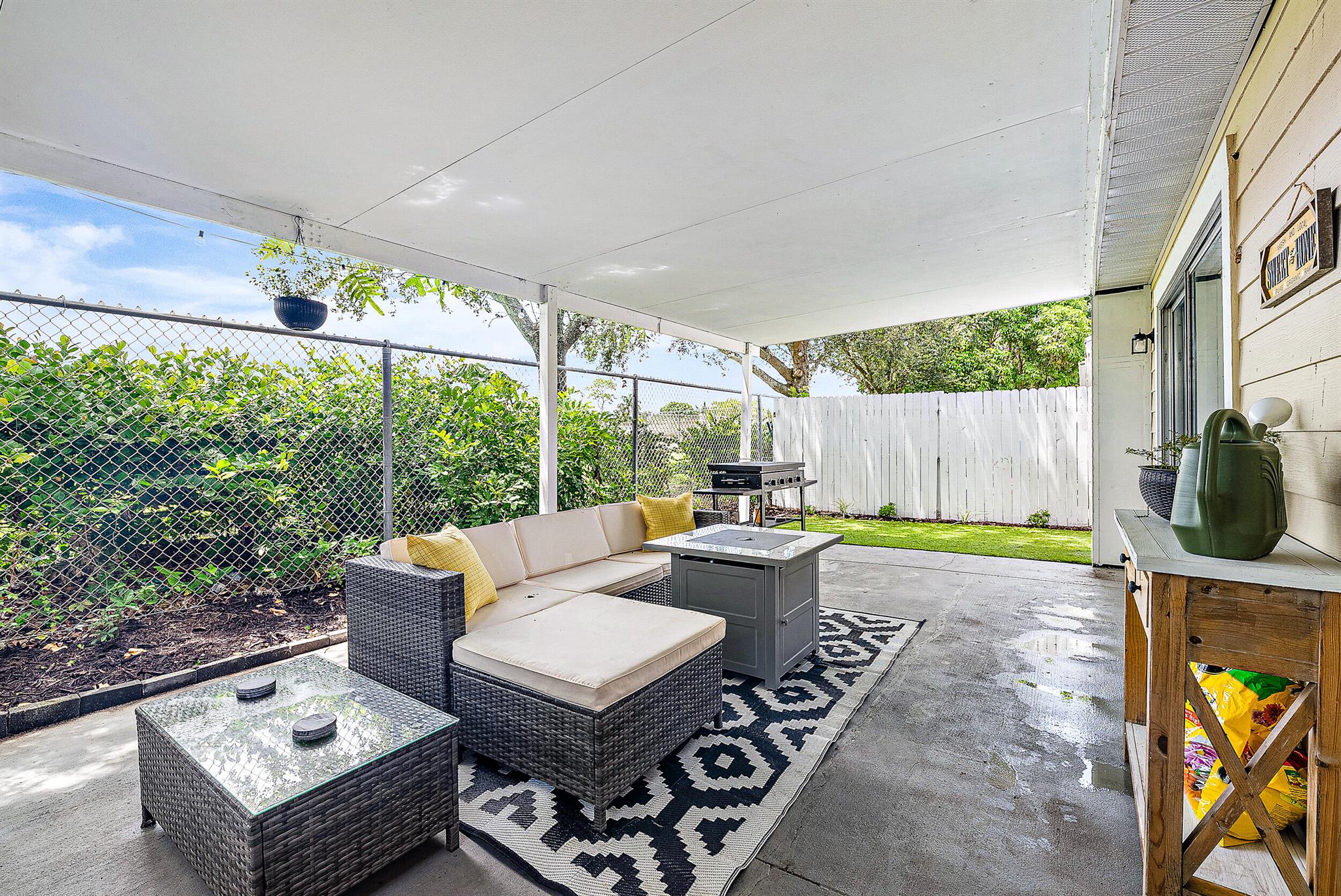 1526 Royal Forest Court