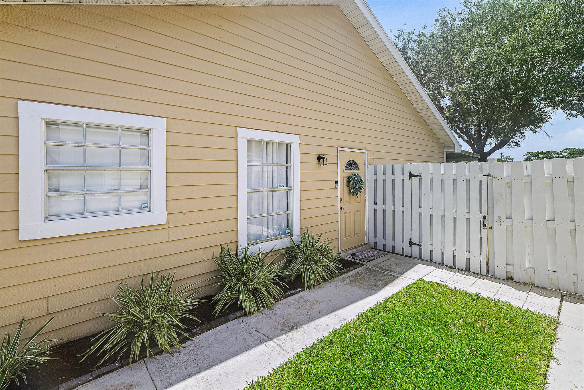 1526 Royal Forest Court