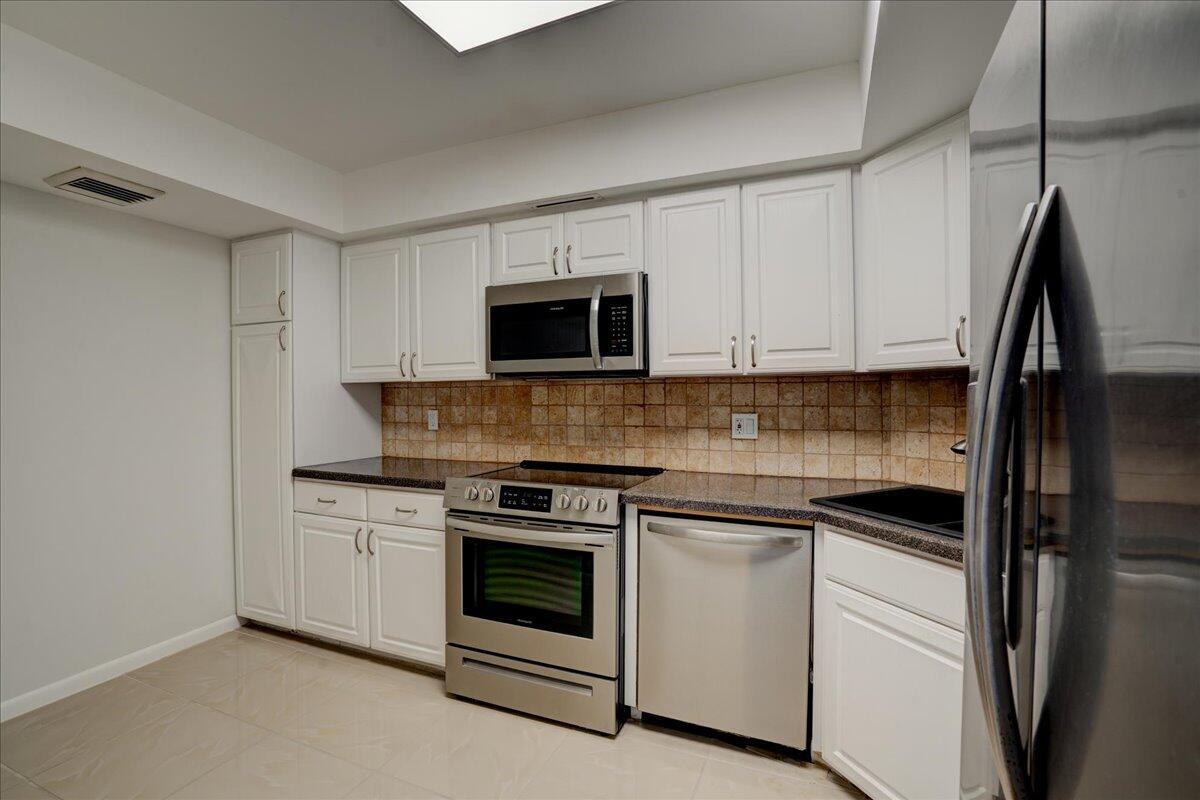 2425 Presidential Way 504