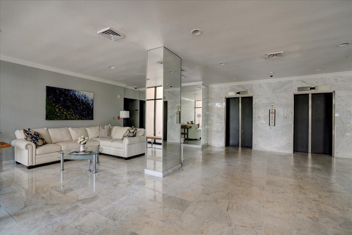 2425 Presidential Way 504