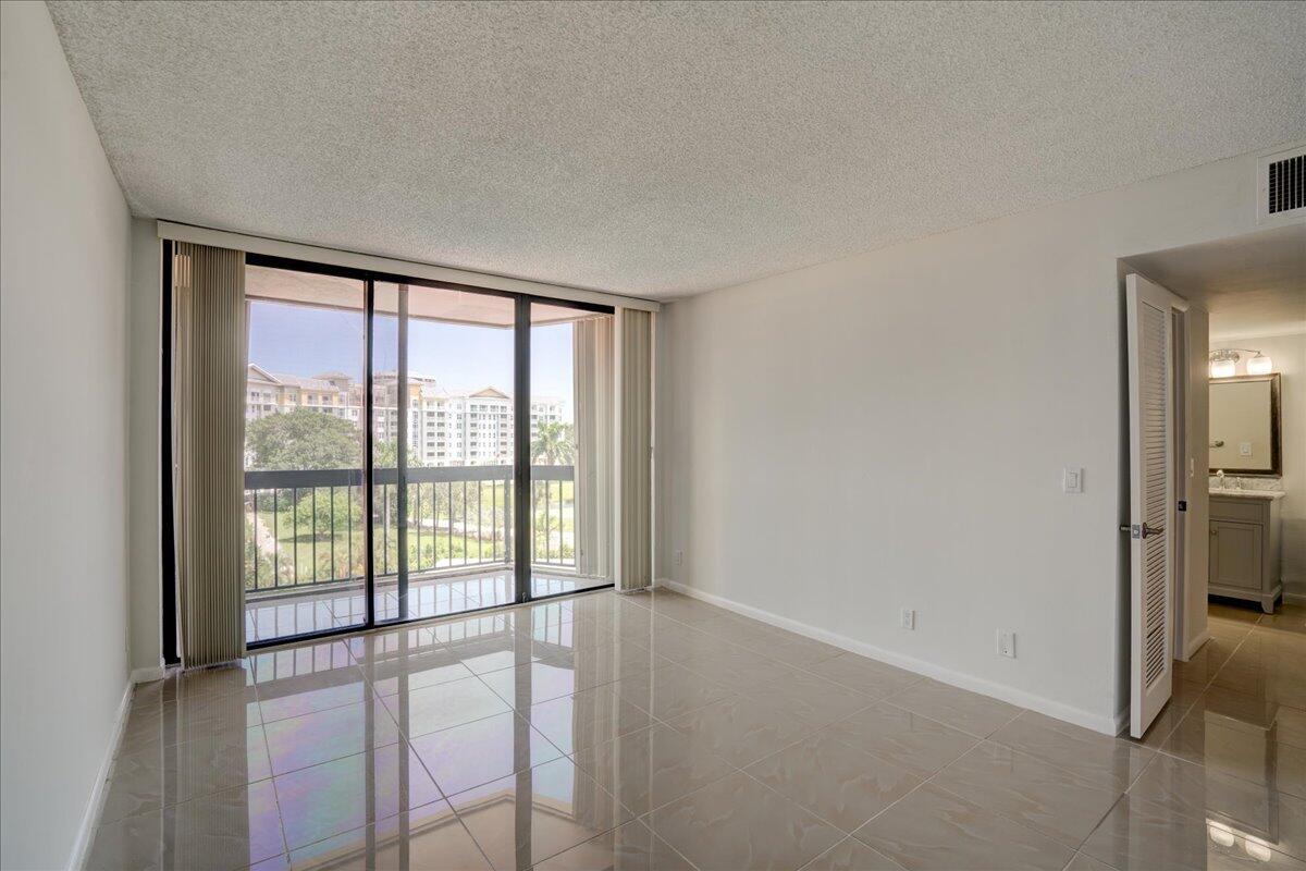 2425 Presidential Way 504