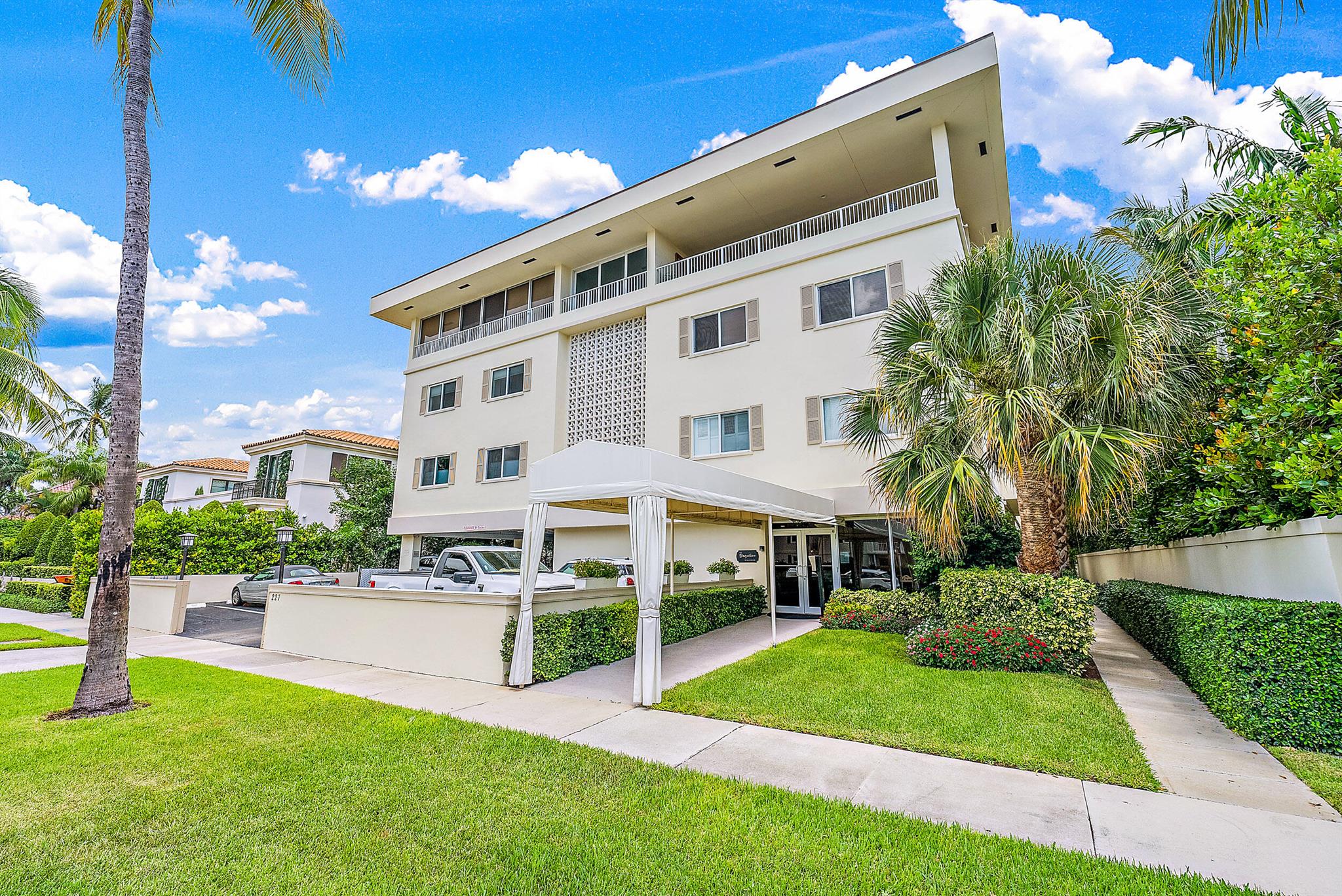 227 Brazilian Avenue 2h