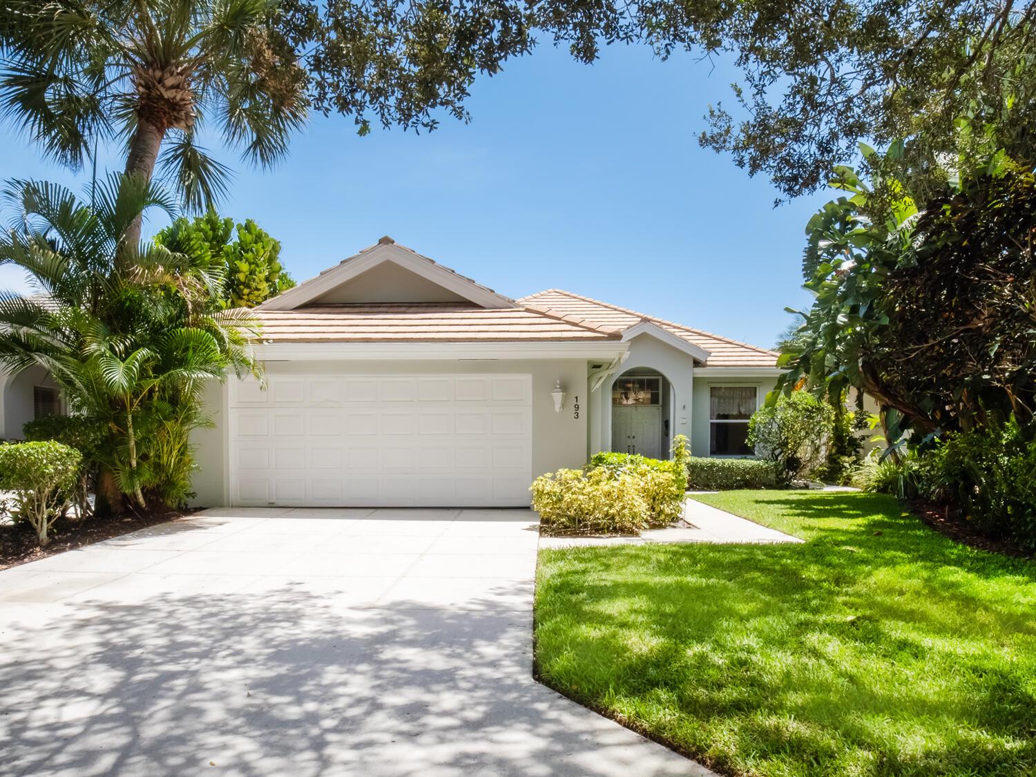 193 Hampton Circle