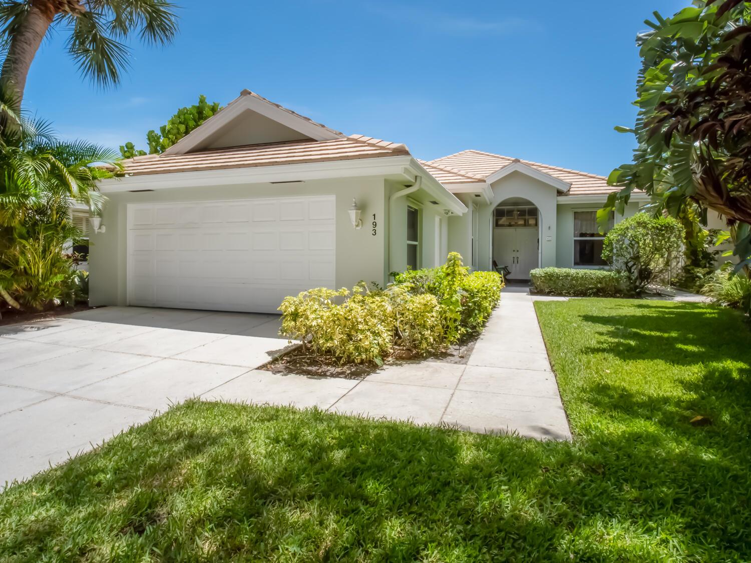 193 Hampton Circle