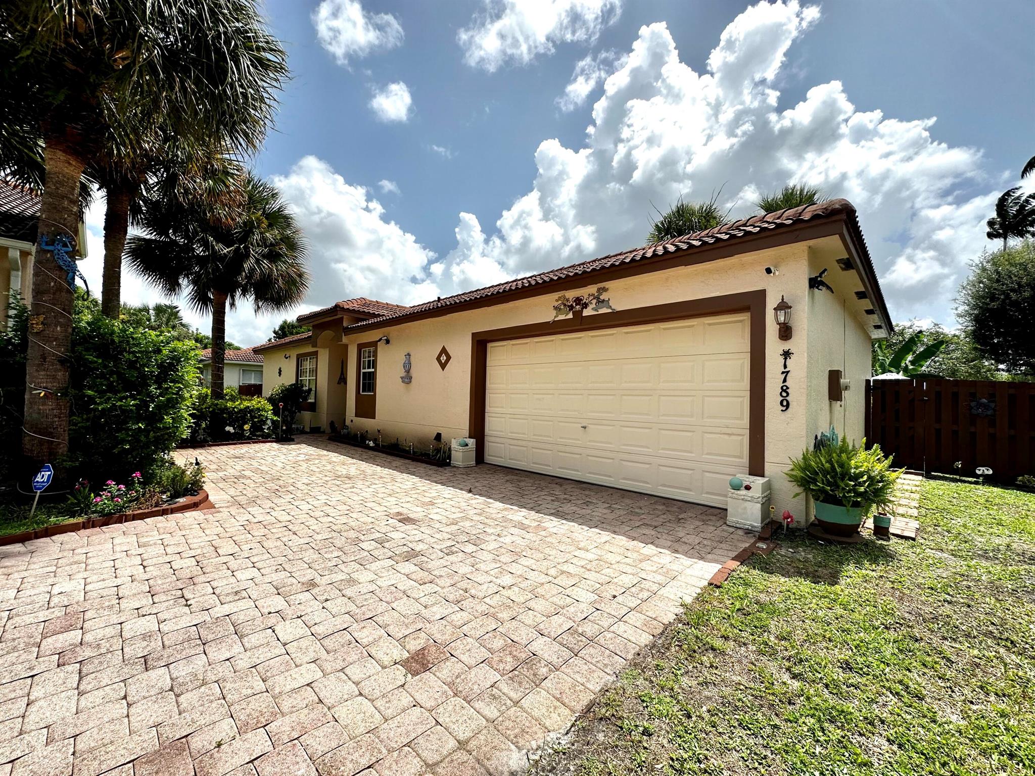 1789 Pierside Circle