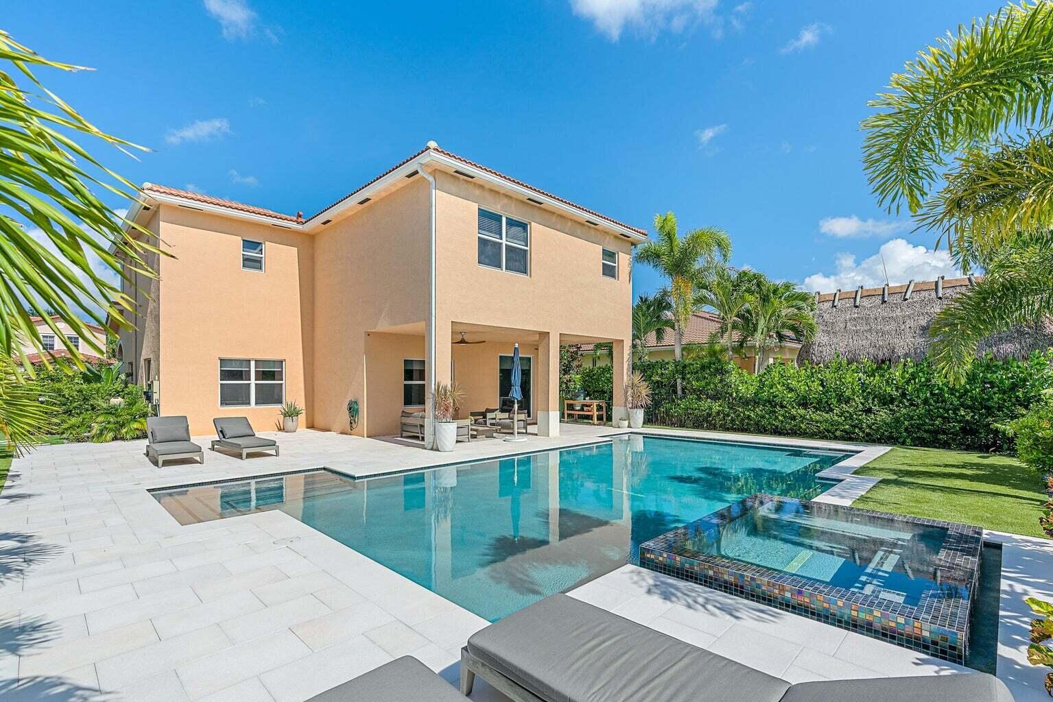 160 Rudder Cay Way