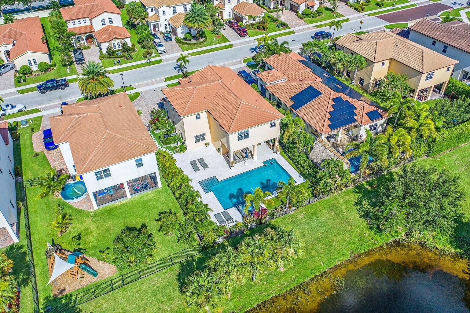 160 Rudder Cay Way
