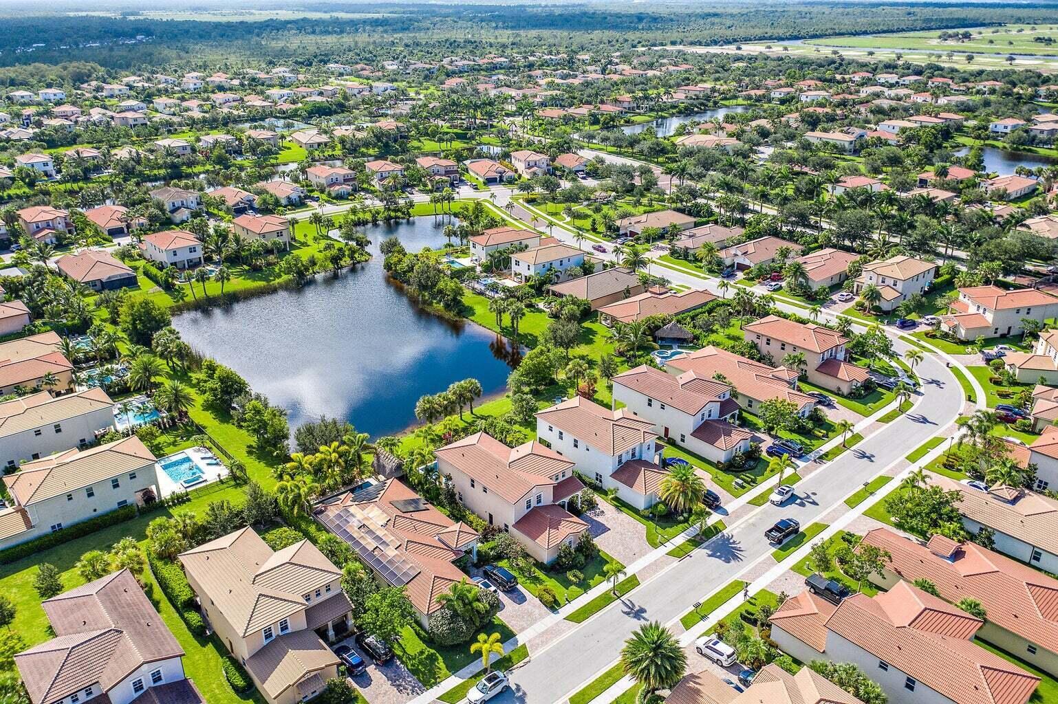 160 Rudder Cay Way