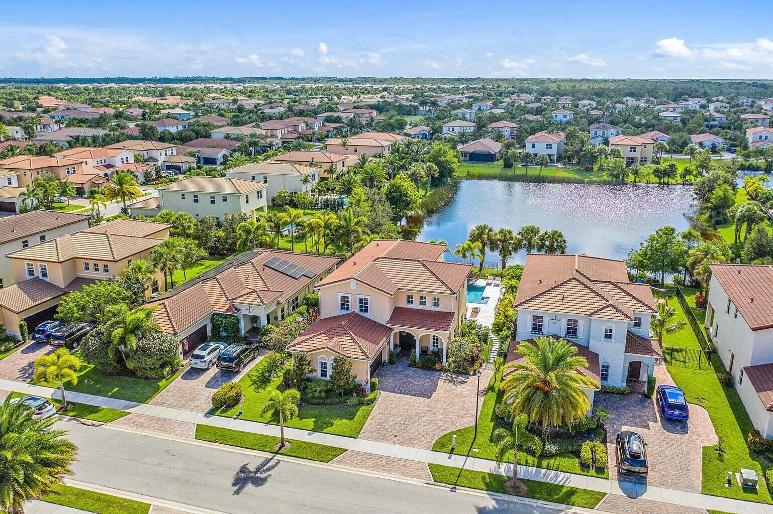160 Rudder Cay Way