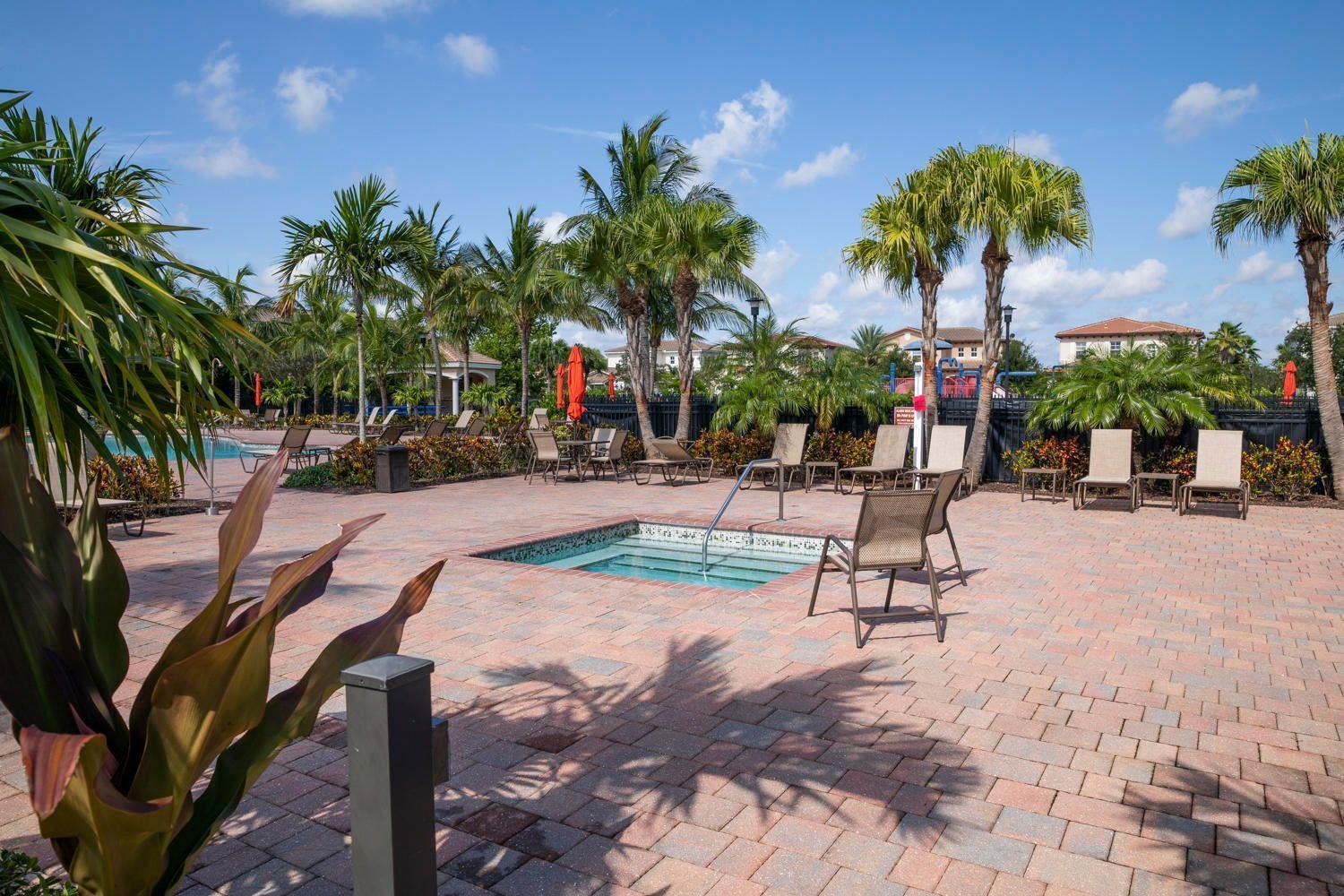 160 Rudder Cay Way