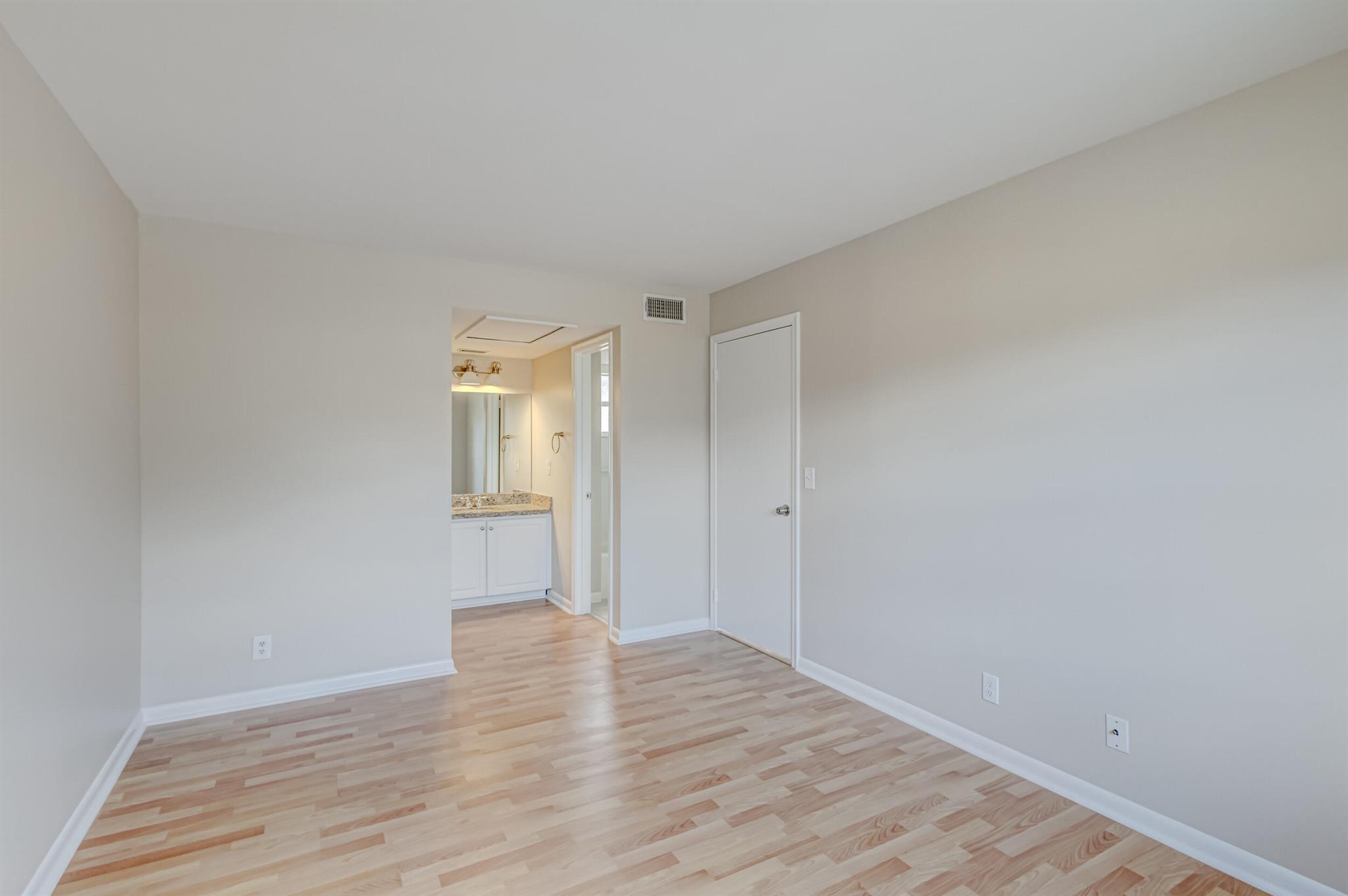 1140 Lake Shore Drive 105