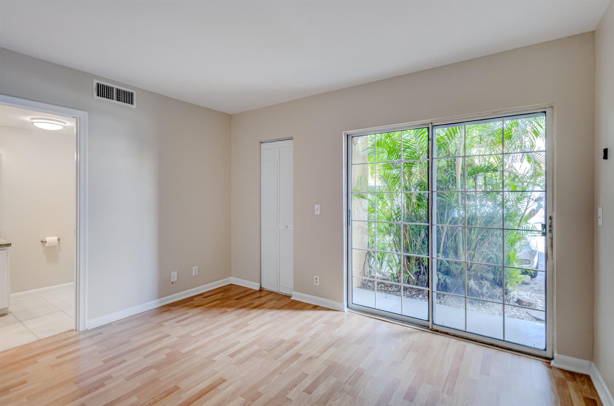 1140 Lake Shore Drive 105