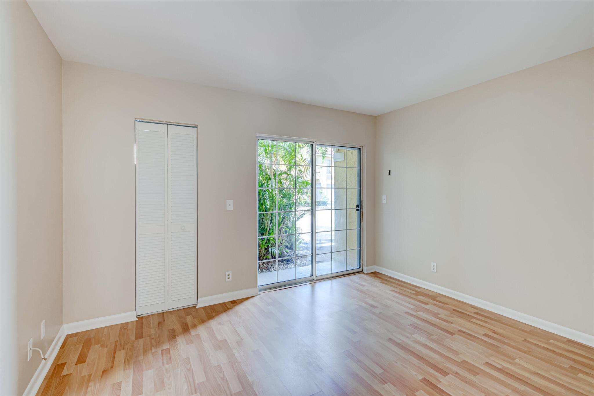 1140 Lake Shore Drive 105