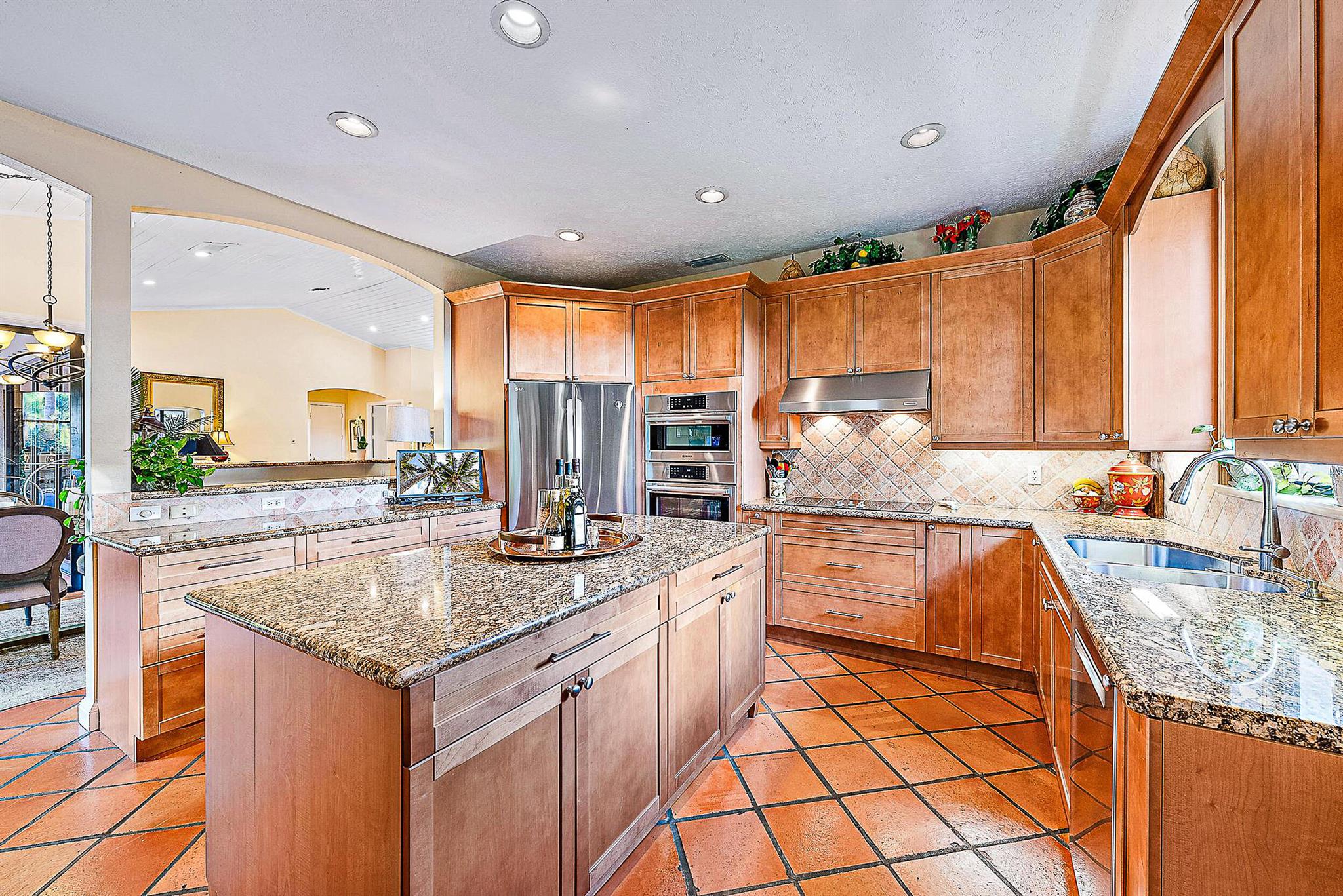511 SW Bay Pointe Circle