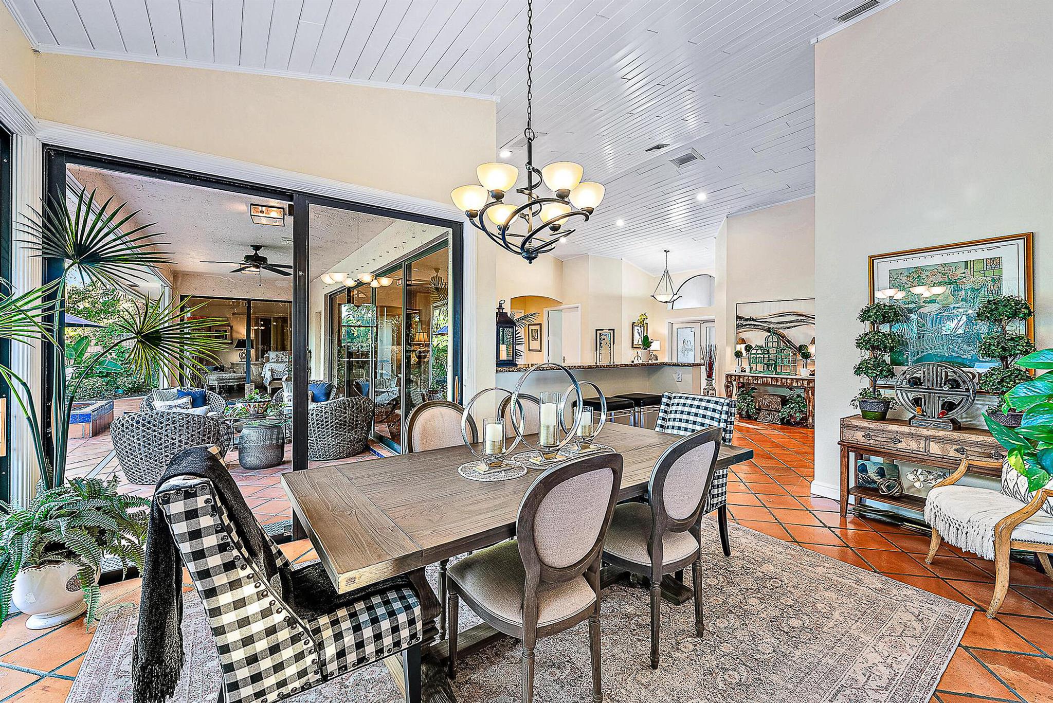 511 SW Bay Pointe Circle