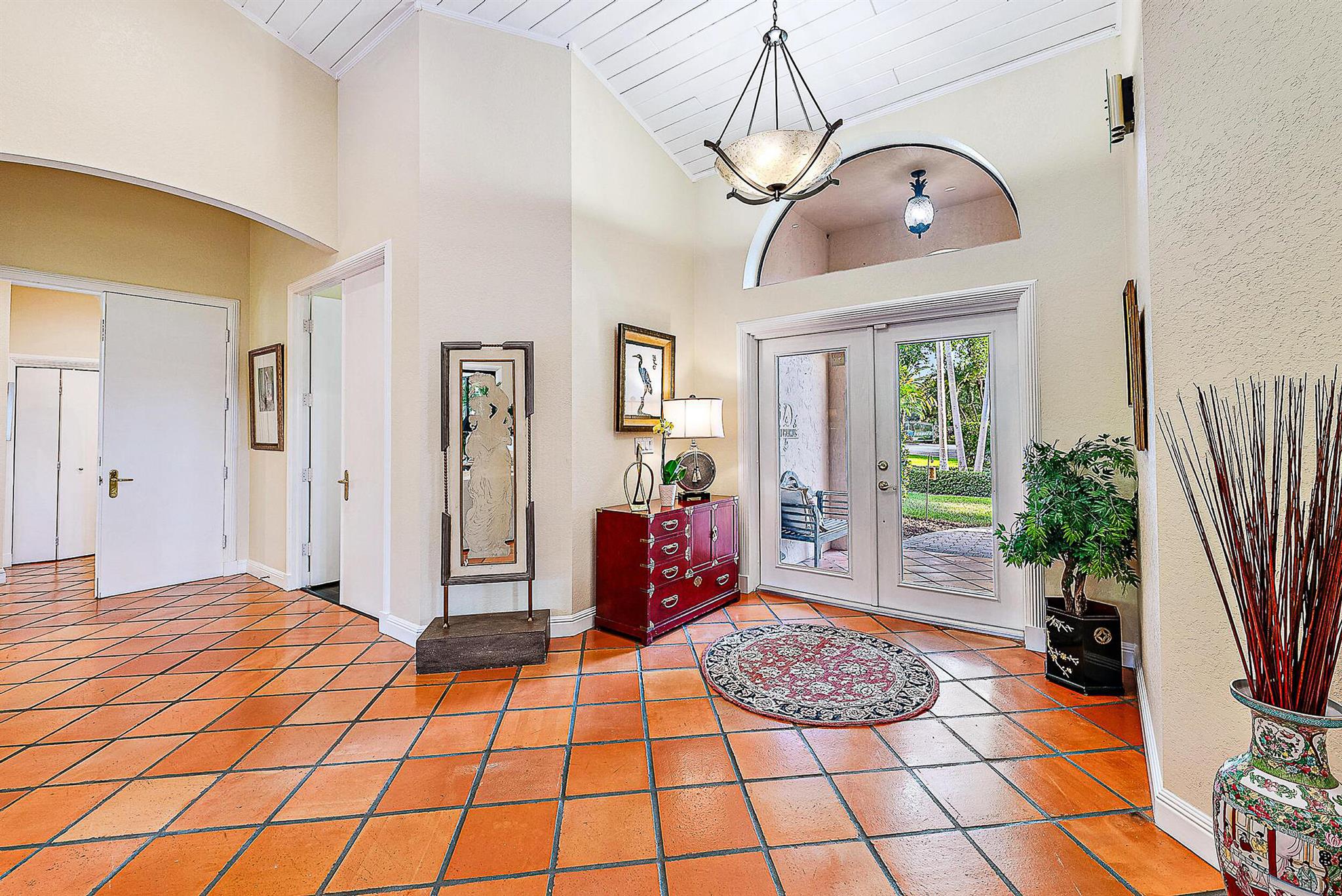 511 SW Bay Pointe Circle