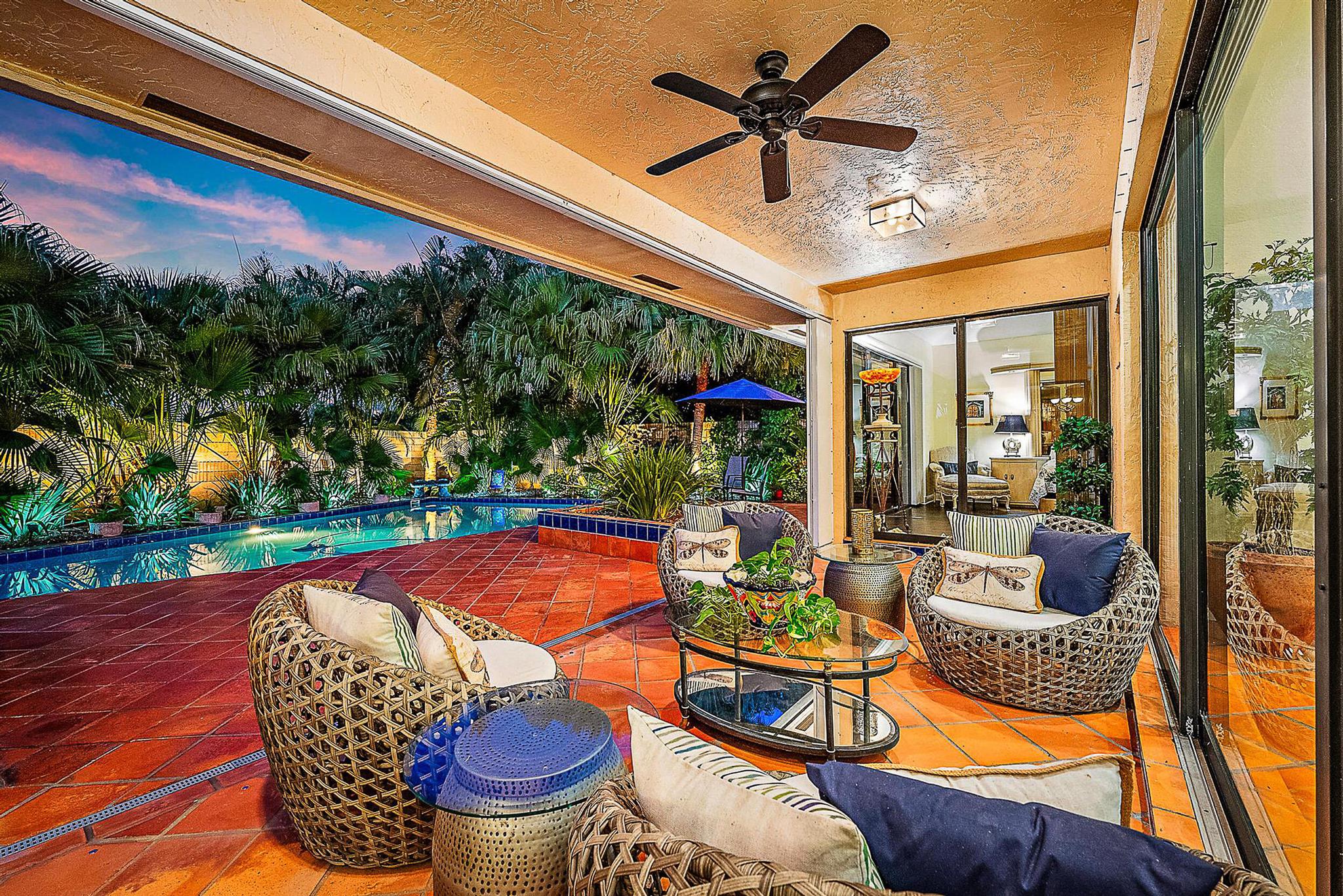 511 SW Bay Pointe Circle